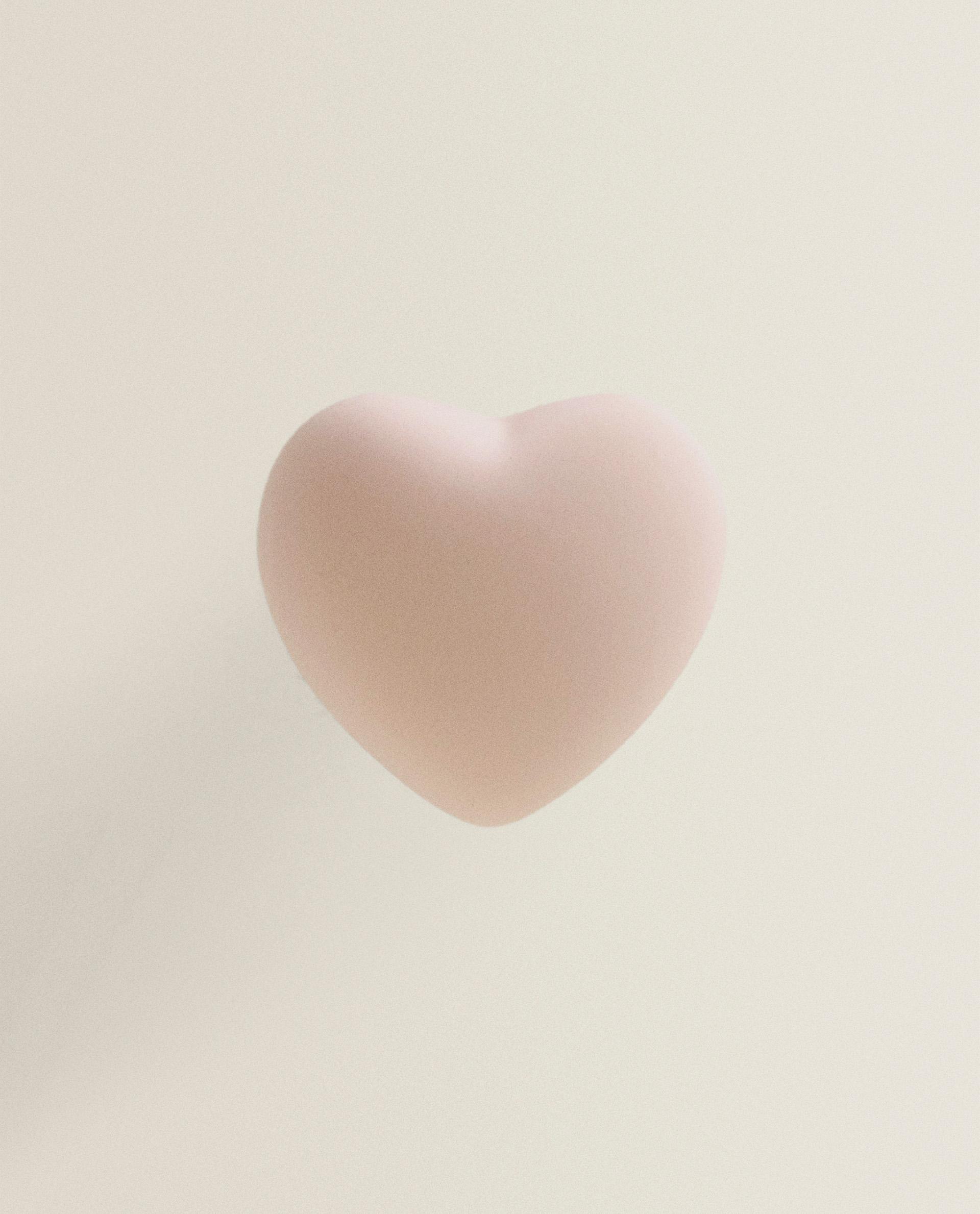 PACK OF KIDS' HEART DOOR KNOBS (PACK OF 2) product thumbnail 4
