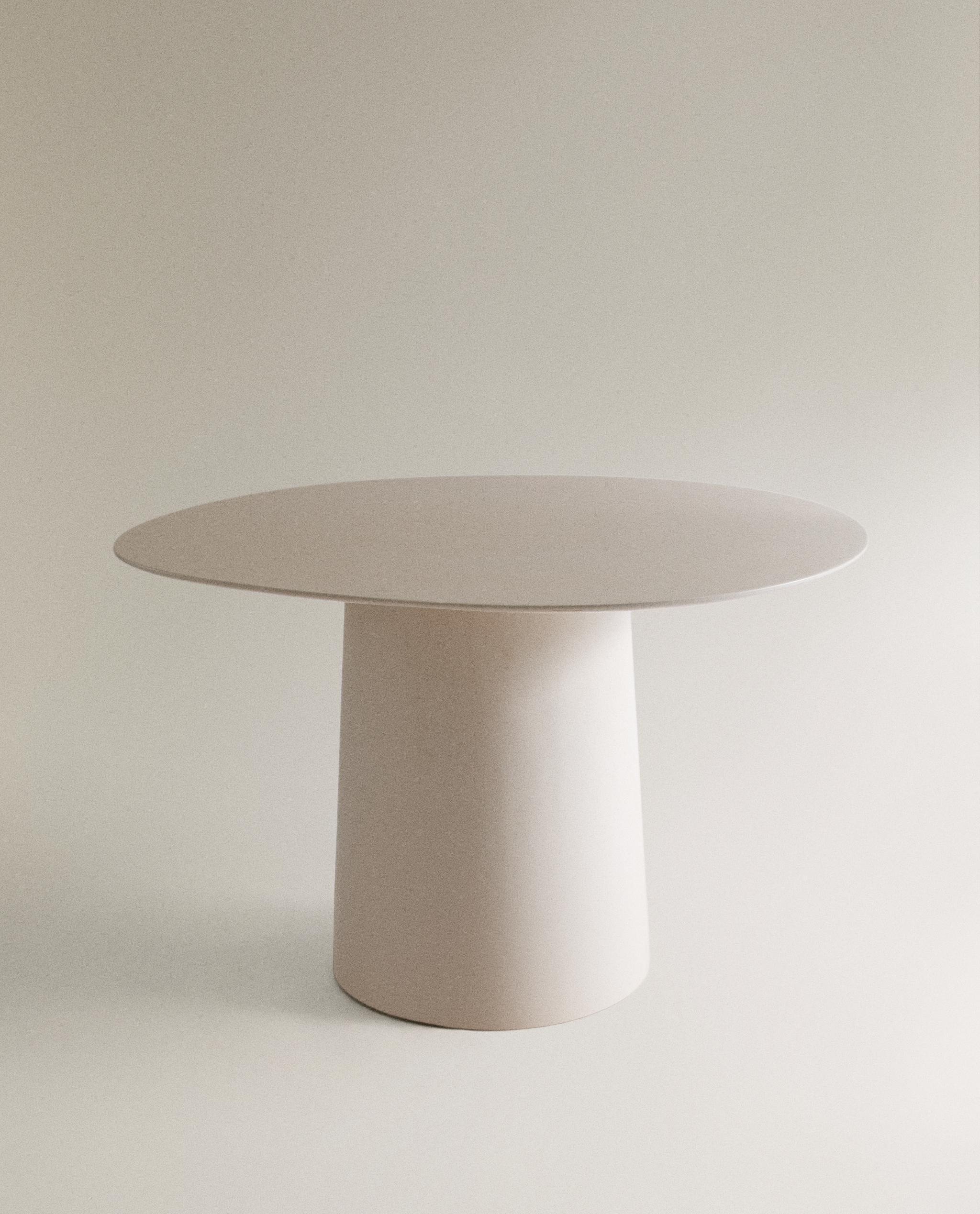 ROUND CEMENT OUTDOOR TABLE | Zara Home United States of America