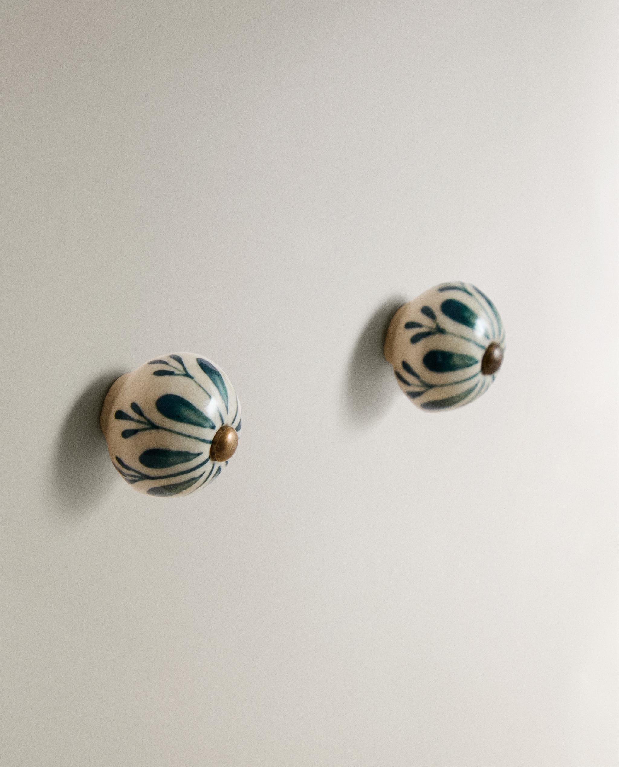 PACK OF CERAMIC FLOWER DOOR KNOBS (PACK OF 2) product thumbnail 2