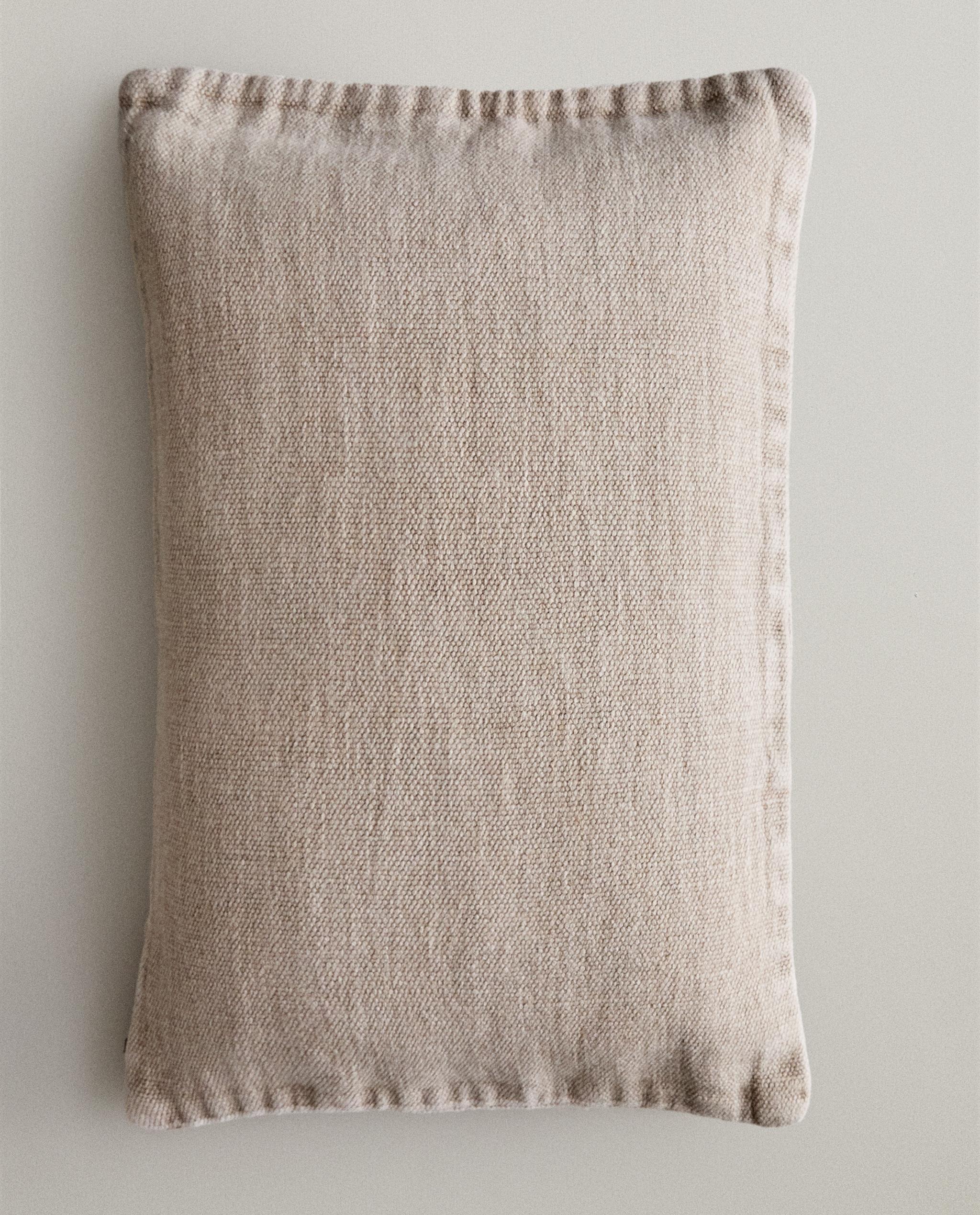 PLAIN CUSHION COVER
