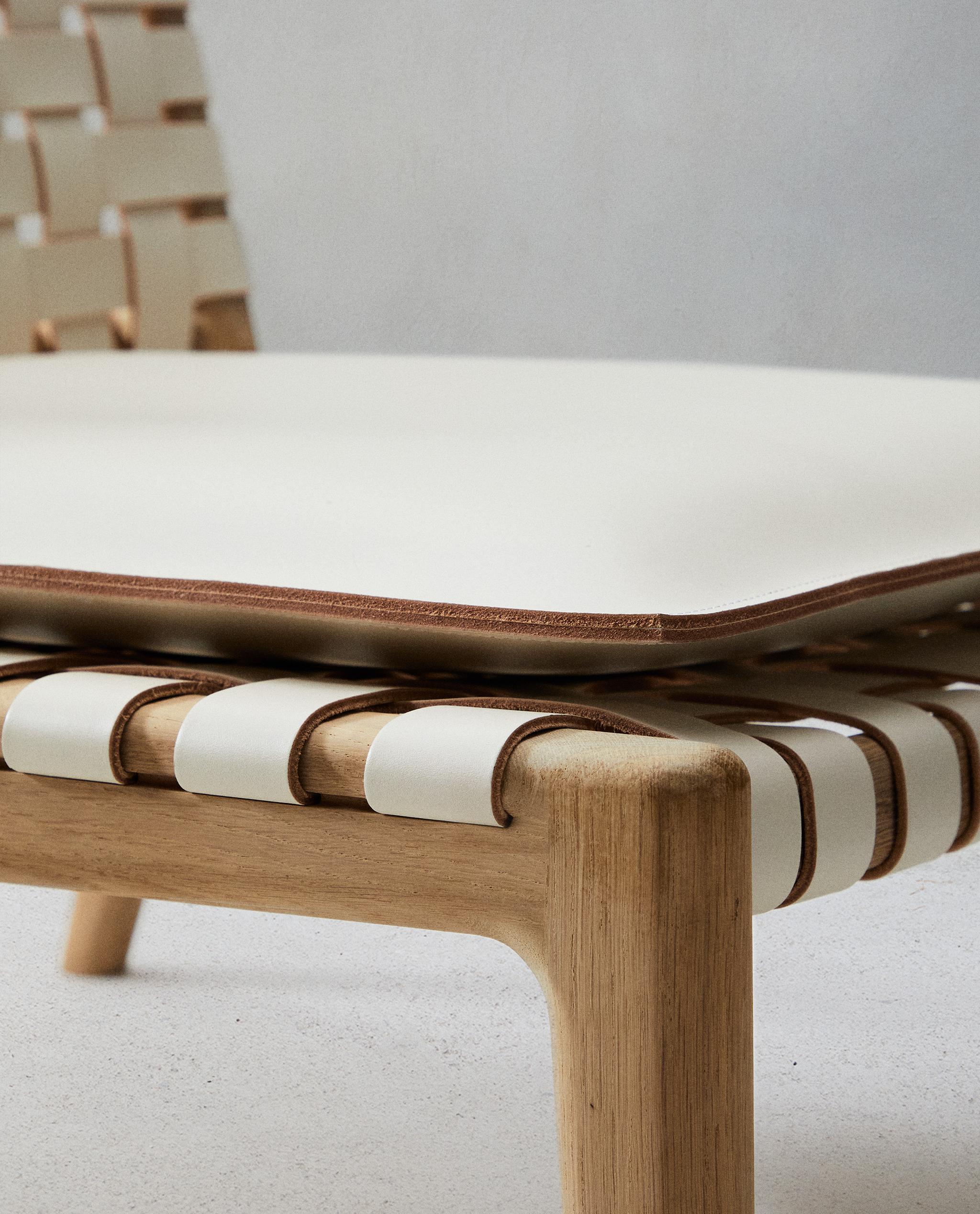 LOUNGE CHAIR 01 product thumbnail 6