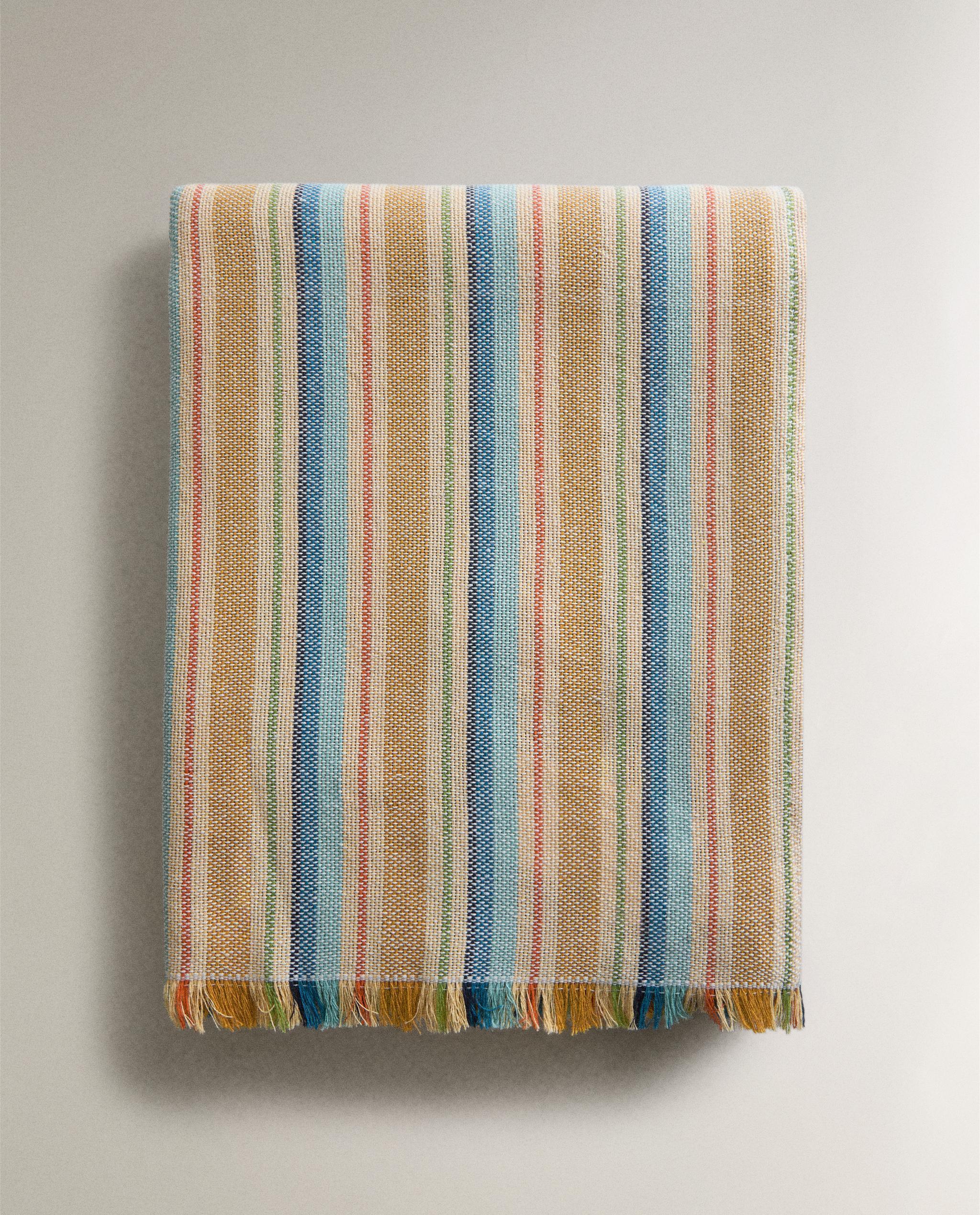 DYED THREAD STRIPED TABLECLOTH product thumbnail 3