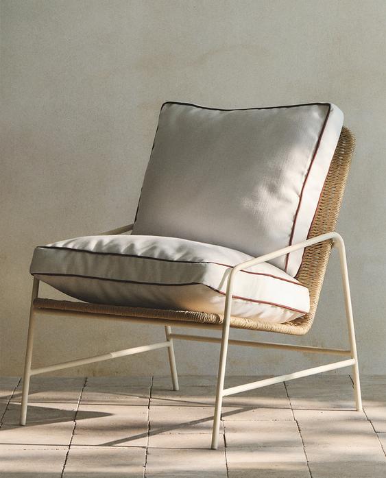 OUTDOOR STOEL EN KUSSENS OUTDOOR STOEL EN KUSSENS