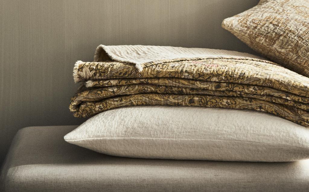 MORRIS & CO. LINEN THROW MORRIS & CO. LINEN THROW