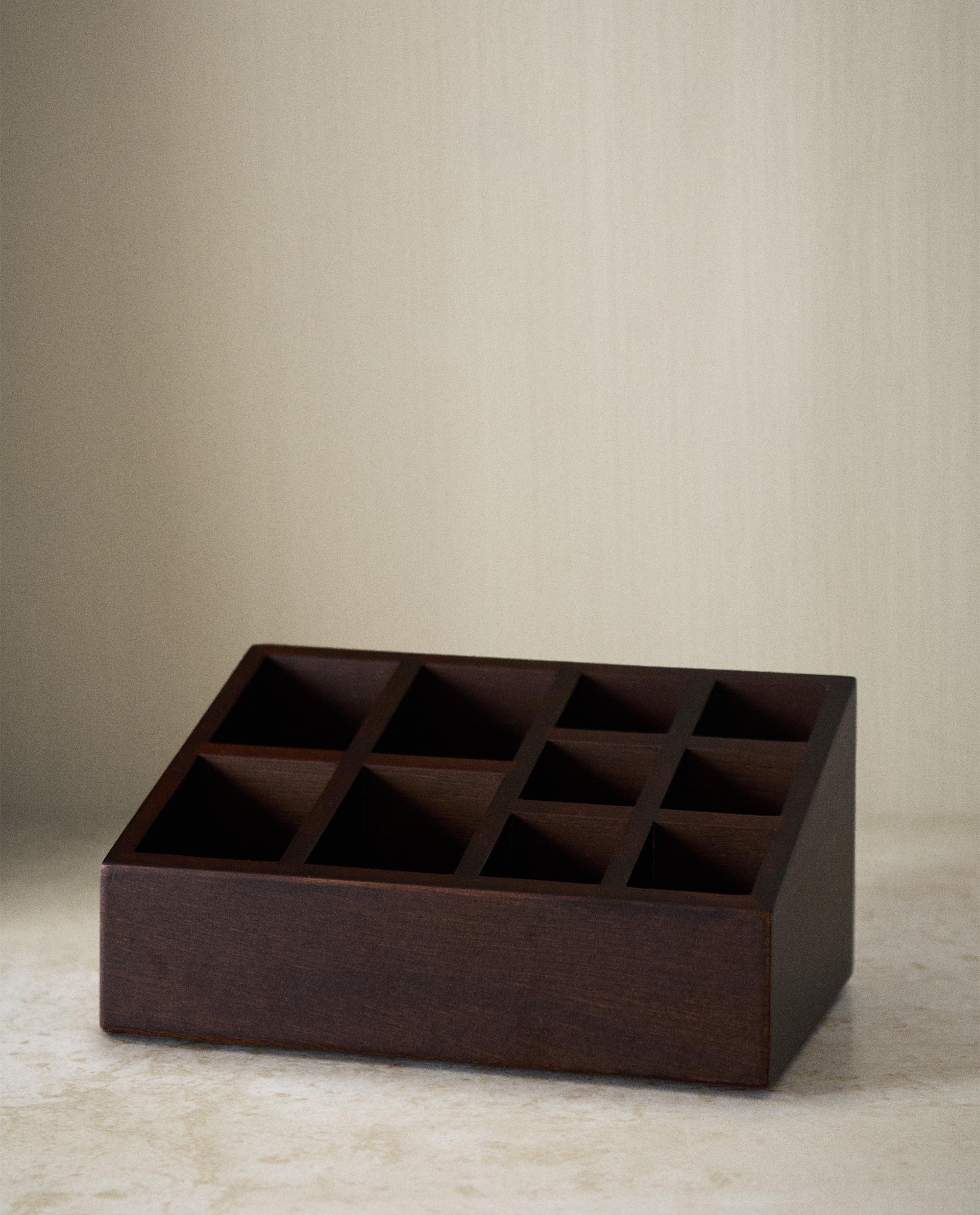 MALA DRVENA KUTIJA ZA ORGANIZACIJU ŠMINKE MALA DRVENA KUTIJA ZA ORGANIZACIJU ŠMINKE