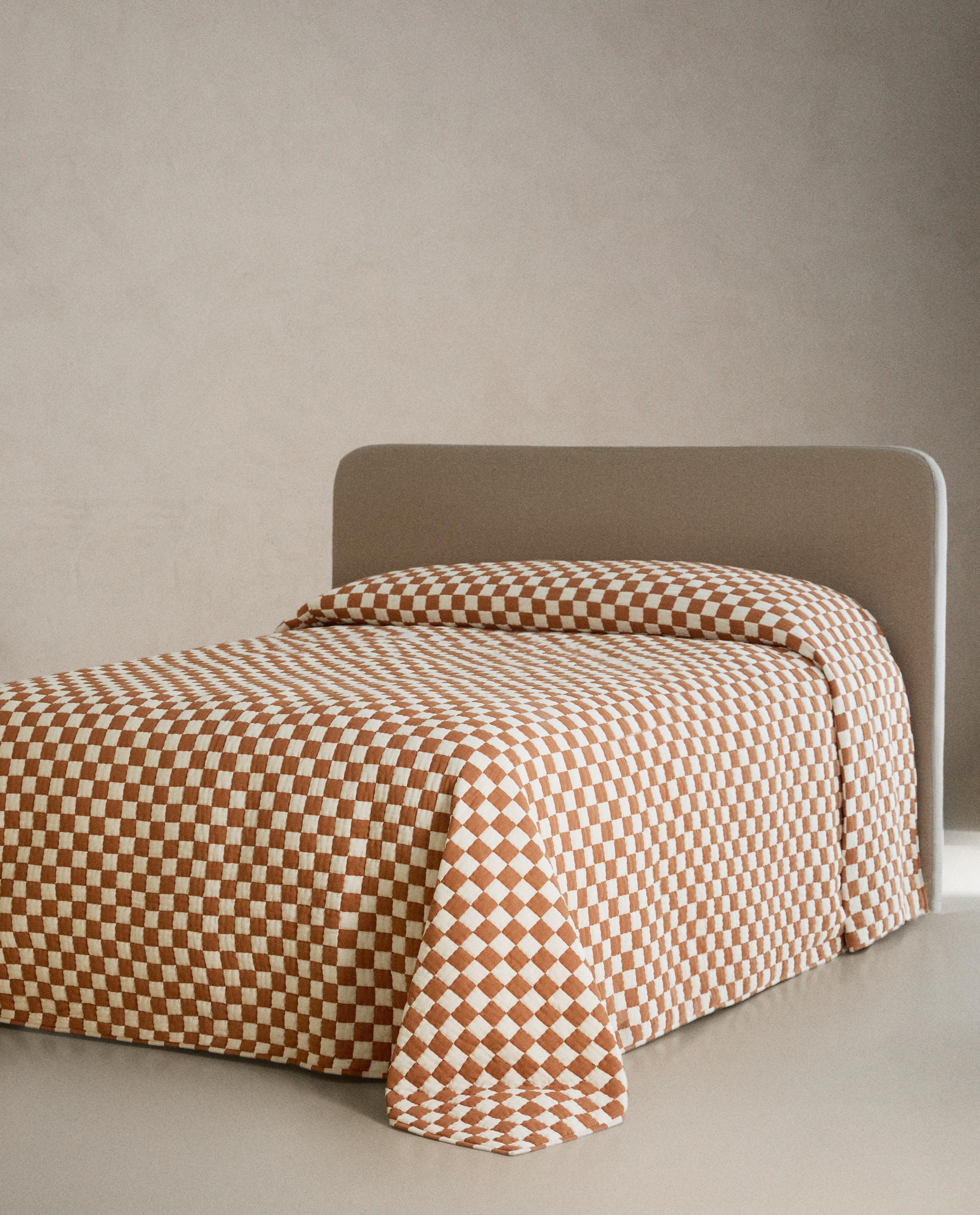 CHECK COTTON QUILTED BEDSPREAD product thumbnail 3