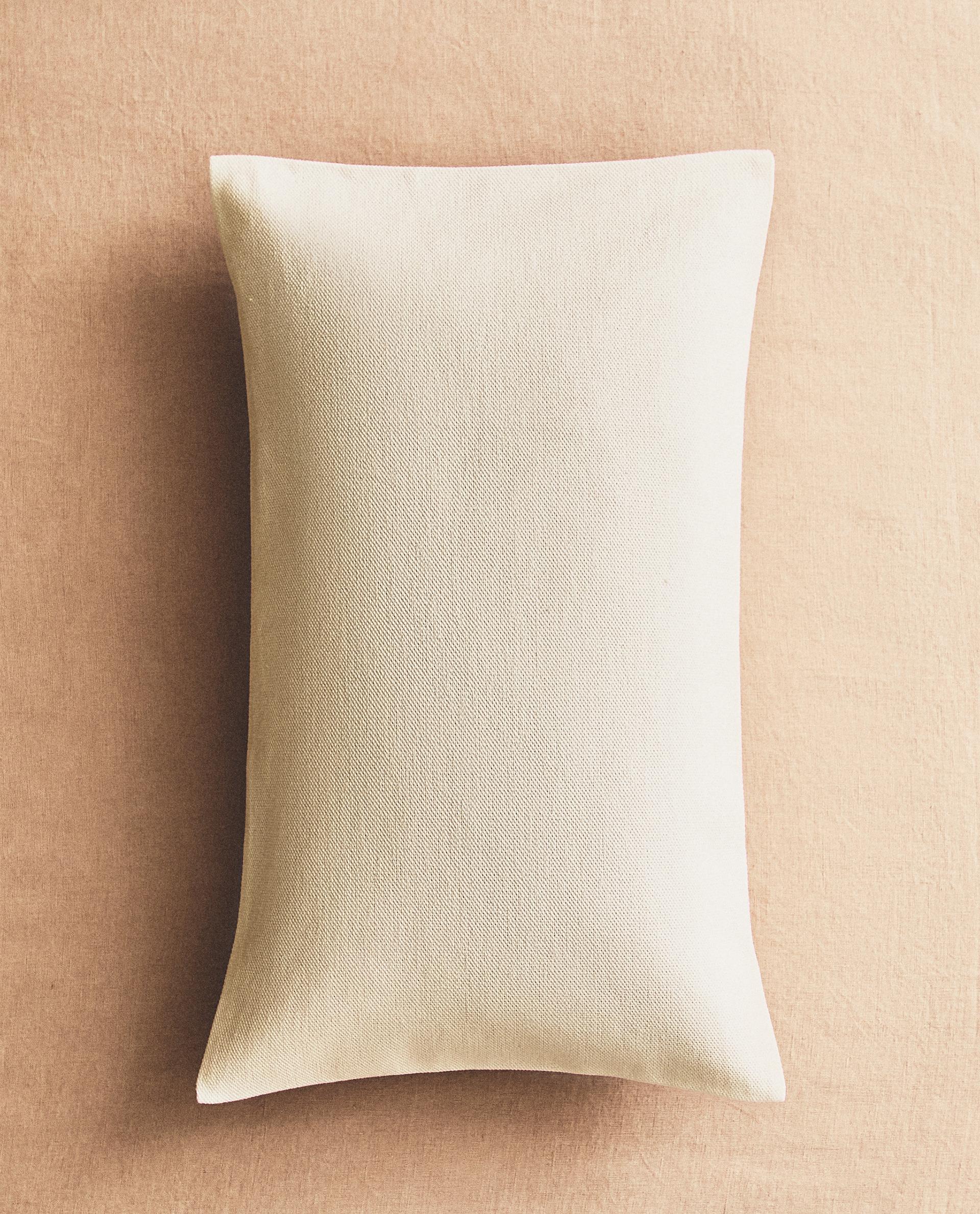 お値引き‼️ZARA  クッションカバー　ホワイト2枚セット 家々 刺繍 クッションカバー | Zara Home 日本/Japan