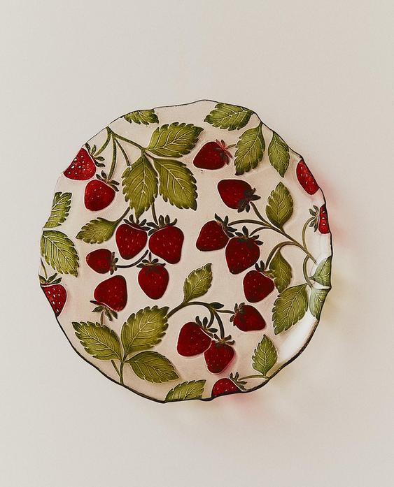 STRAWBERRY GLASS DESSERT PLATE