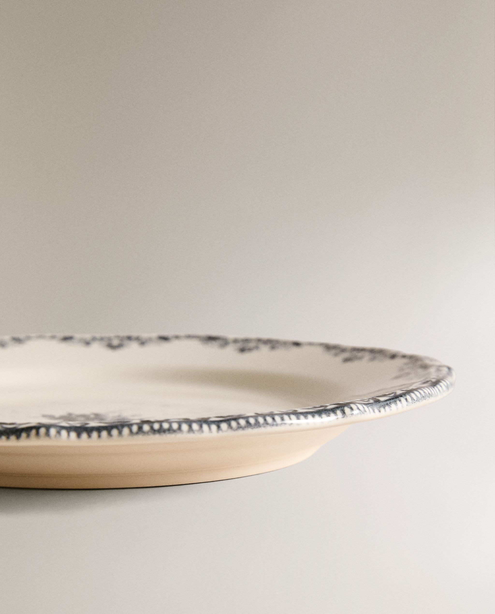 DESSERT PLATE WITH PLACEMENT DESIGN product thumbnail 2
