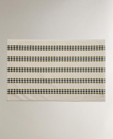 GEOMETRIC TEXTURED BATH MAT