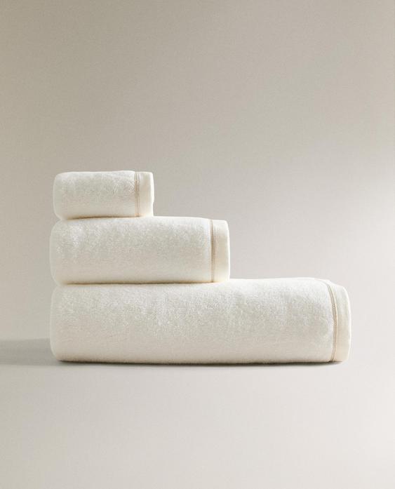 BATH TOWEL WITH METALLIC THREAD DETAIL BATH TOWEL WITH METALLIC THREAD DETAIL