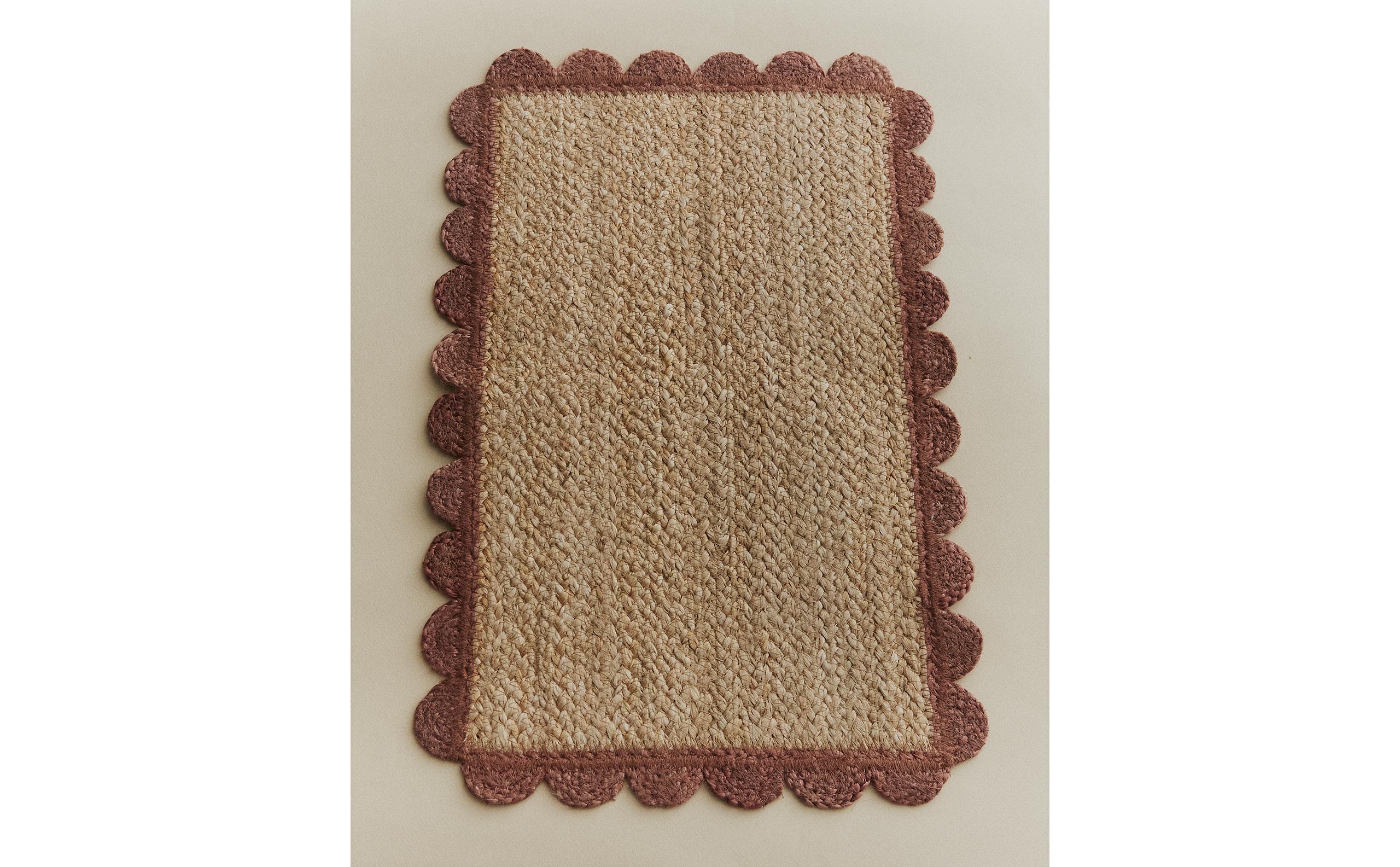 SCALLOPED JUTE PET RUG product thumbnail 2