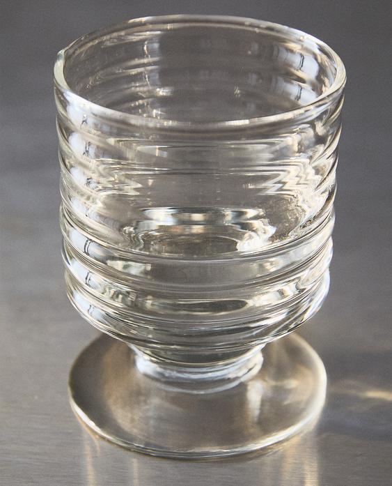 RAISED LINE WINE GLASS