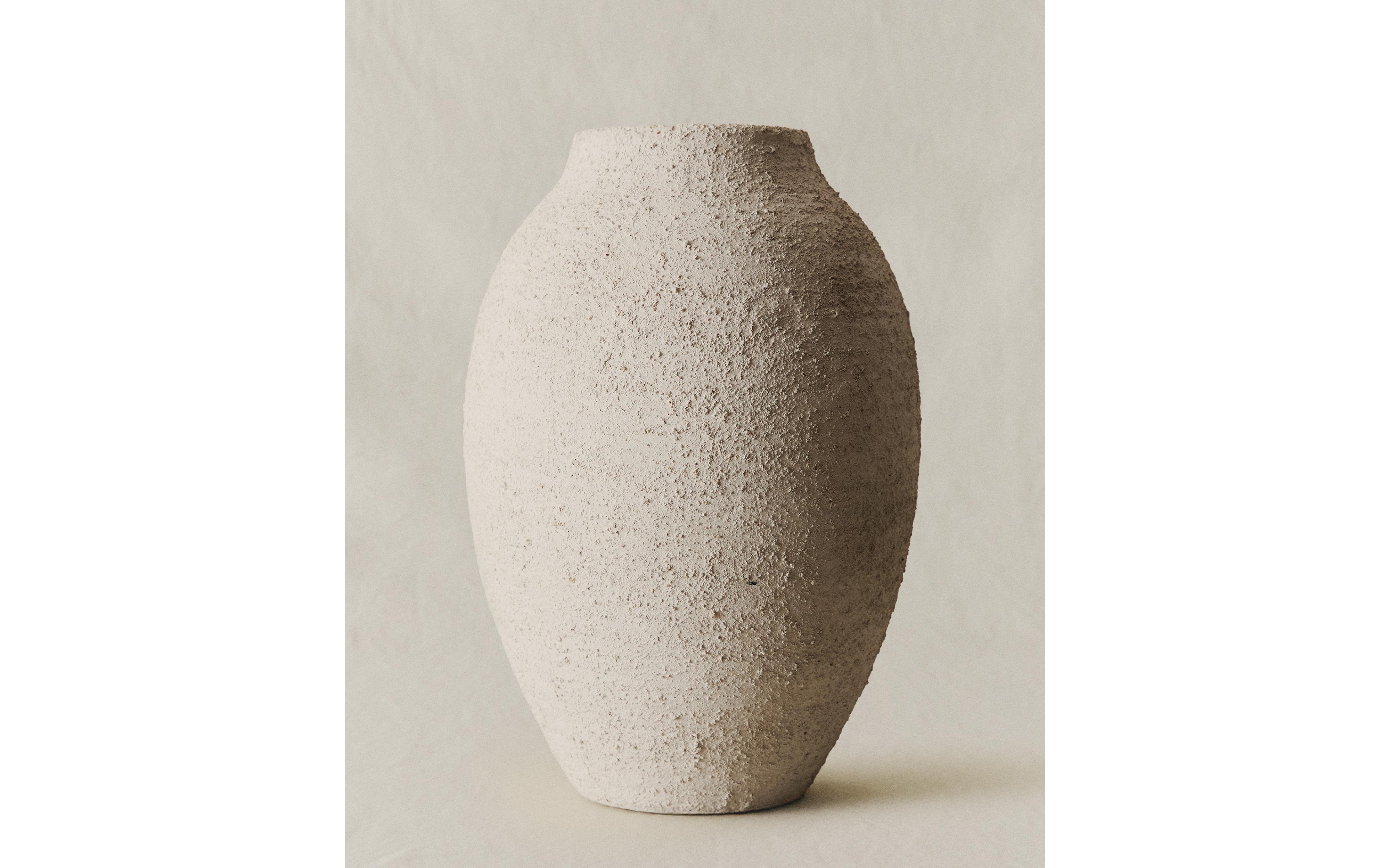 ROUGH-EFFECT CERAMIC VASE product thumbnail 8