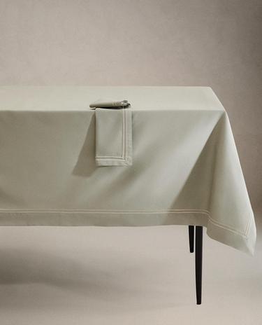 DOUBLE TRIM SATEEN TABLECLOTH