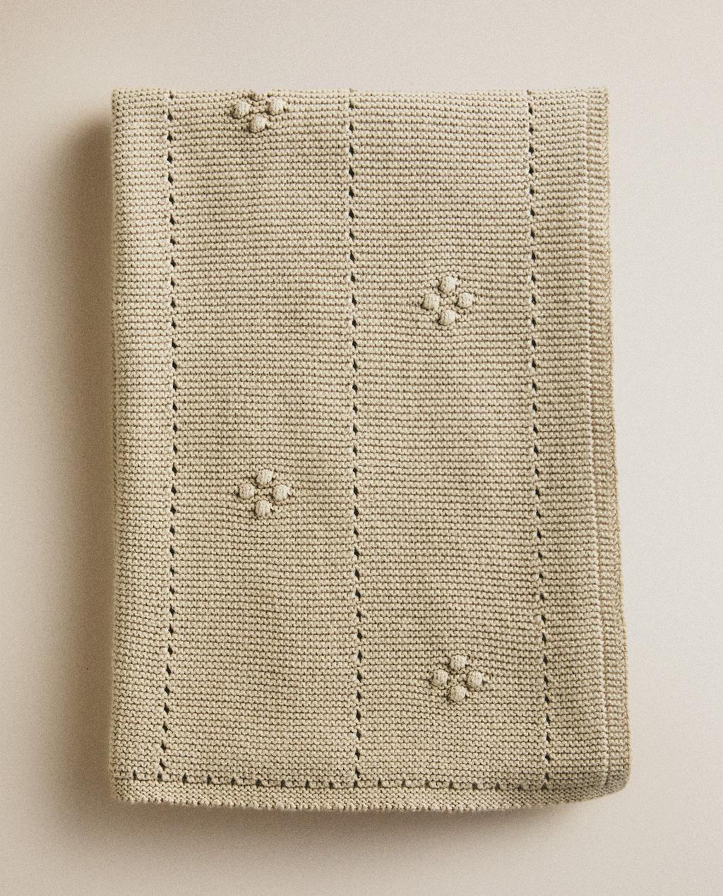 שמיכה לתינוק מכותנה עם רקמת חרירים גאומטרית