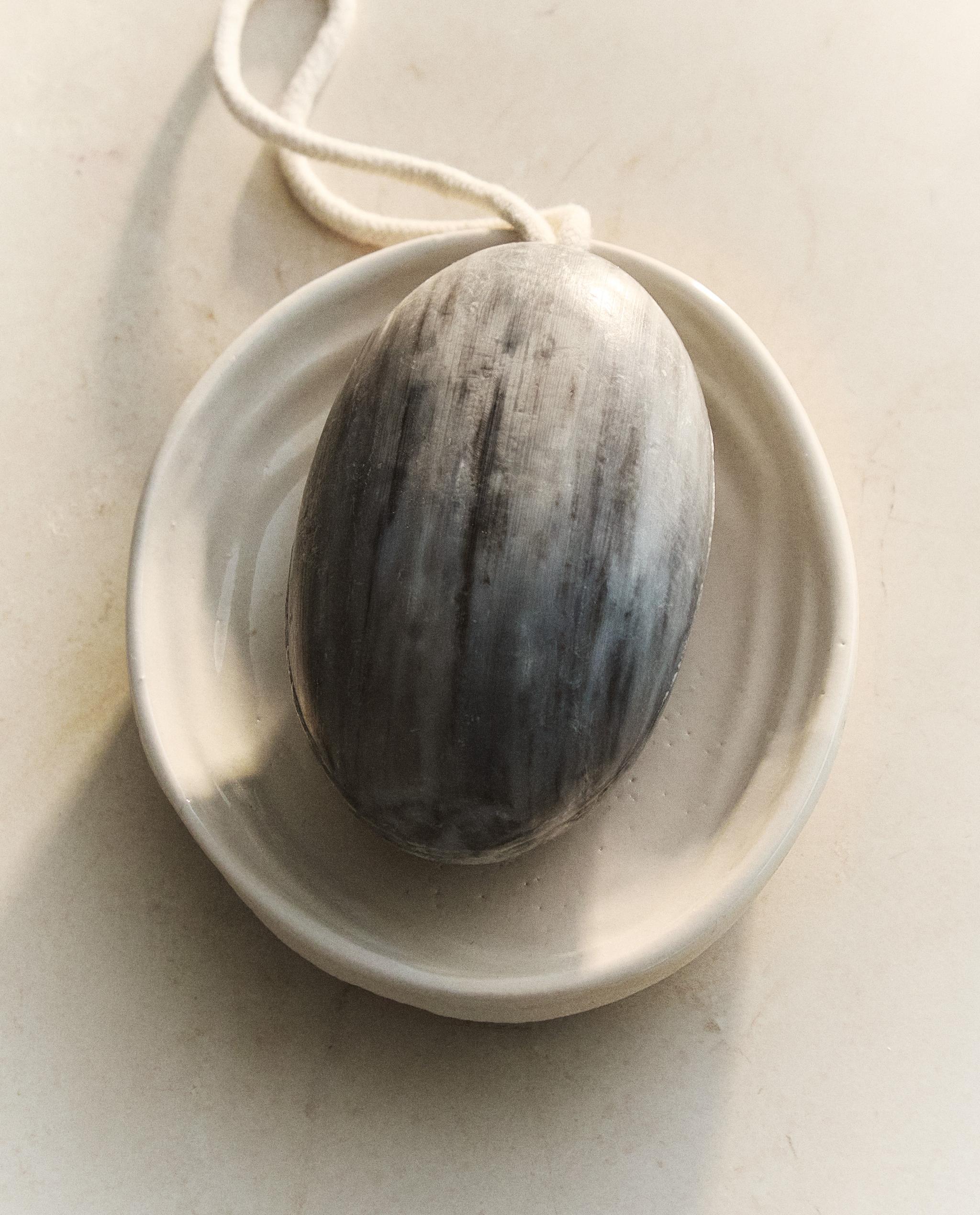 TEXTURED CERAMIC BATHROOM SOAP DISH product thumbnail 8