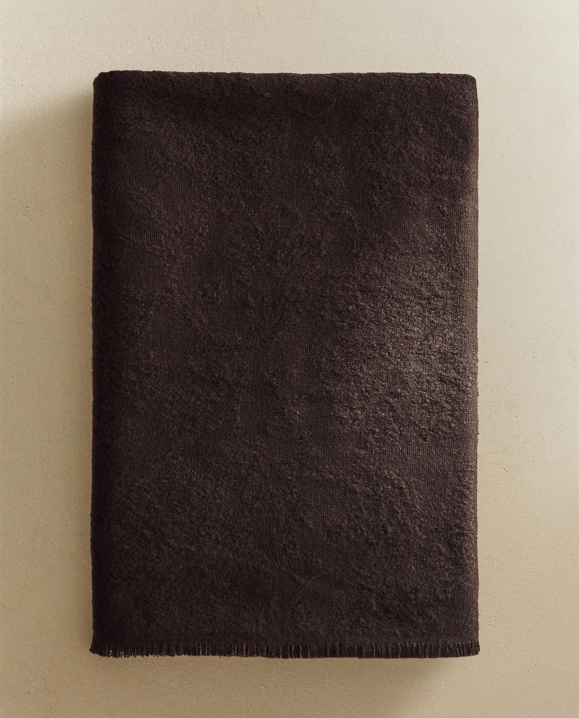 FLORAL JACQUARD THROW