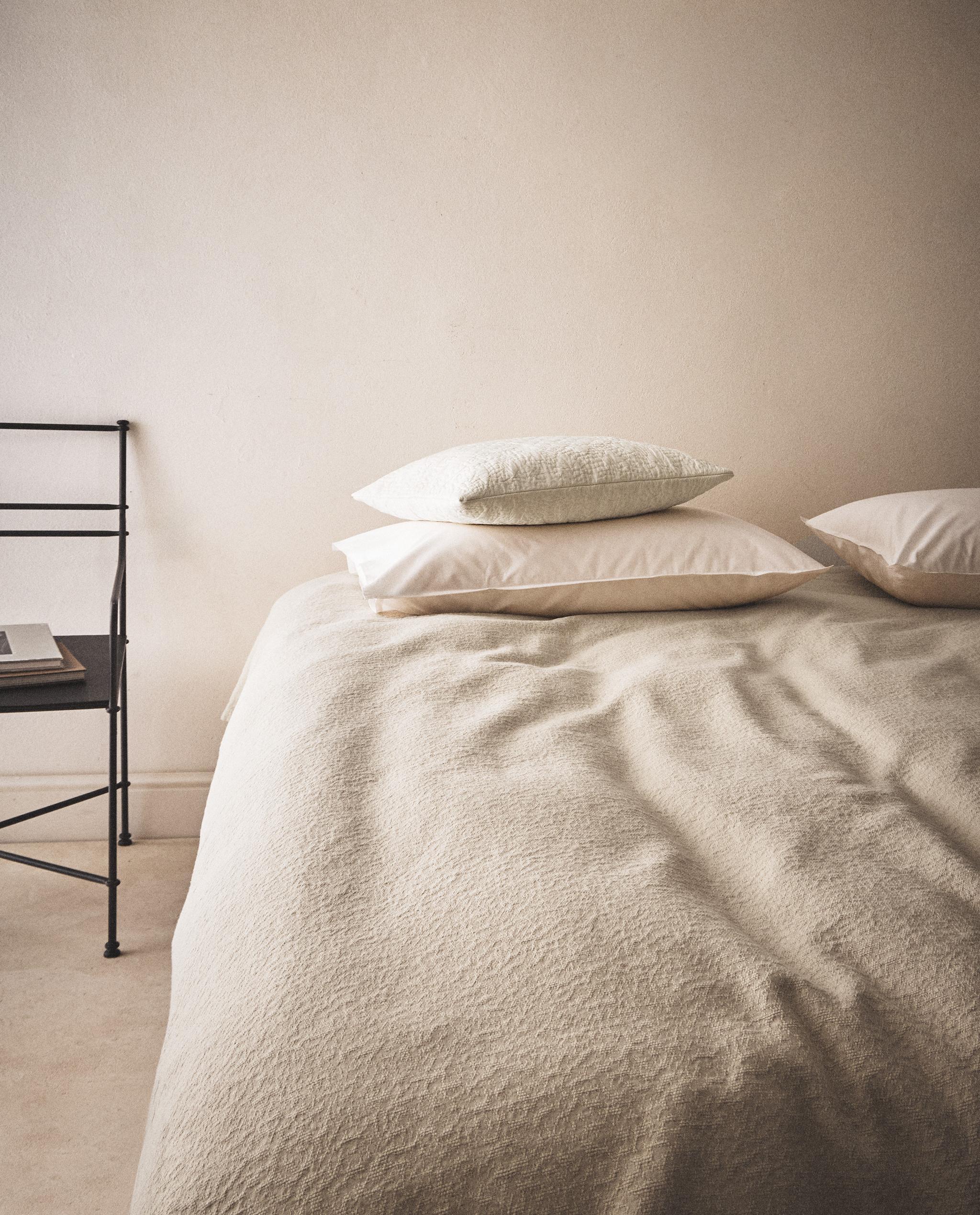 JACQUARD COTTON BEDSPREAD product thumbnail 9
