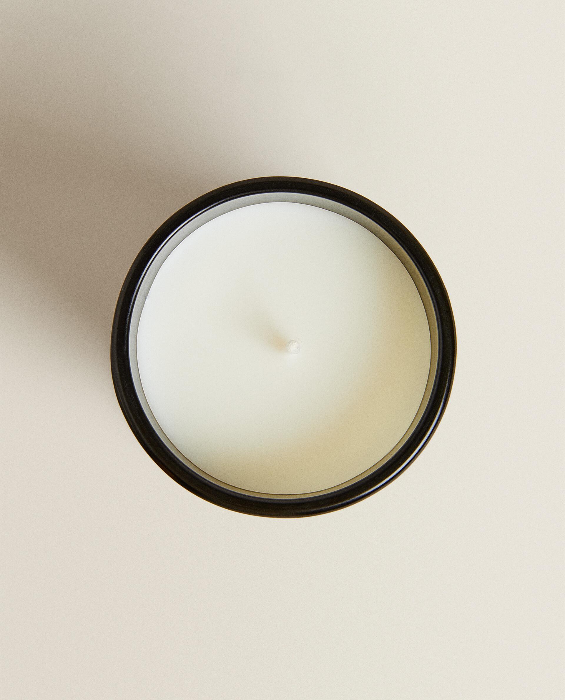 (150 G) BASILICUM SCENTED CANDLE product thumbnail 2