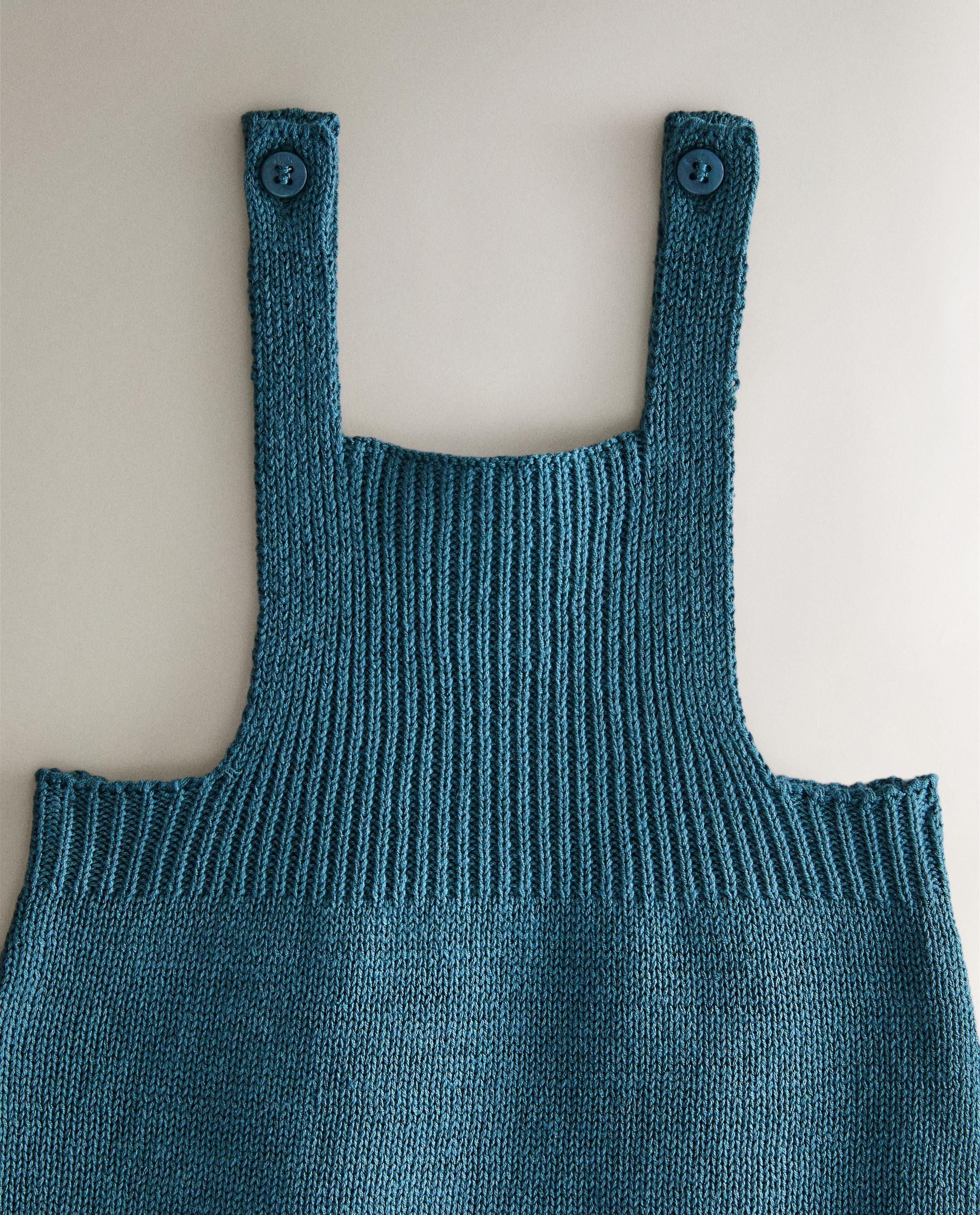 BABY BONNET AND DUNGAREES product thumbnail 2