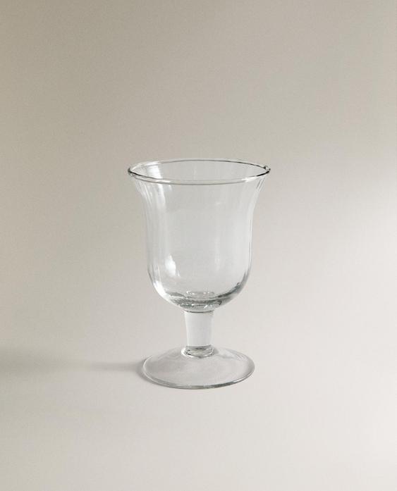 RAISED DESIGN WINE GLASS