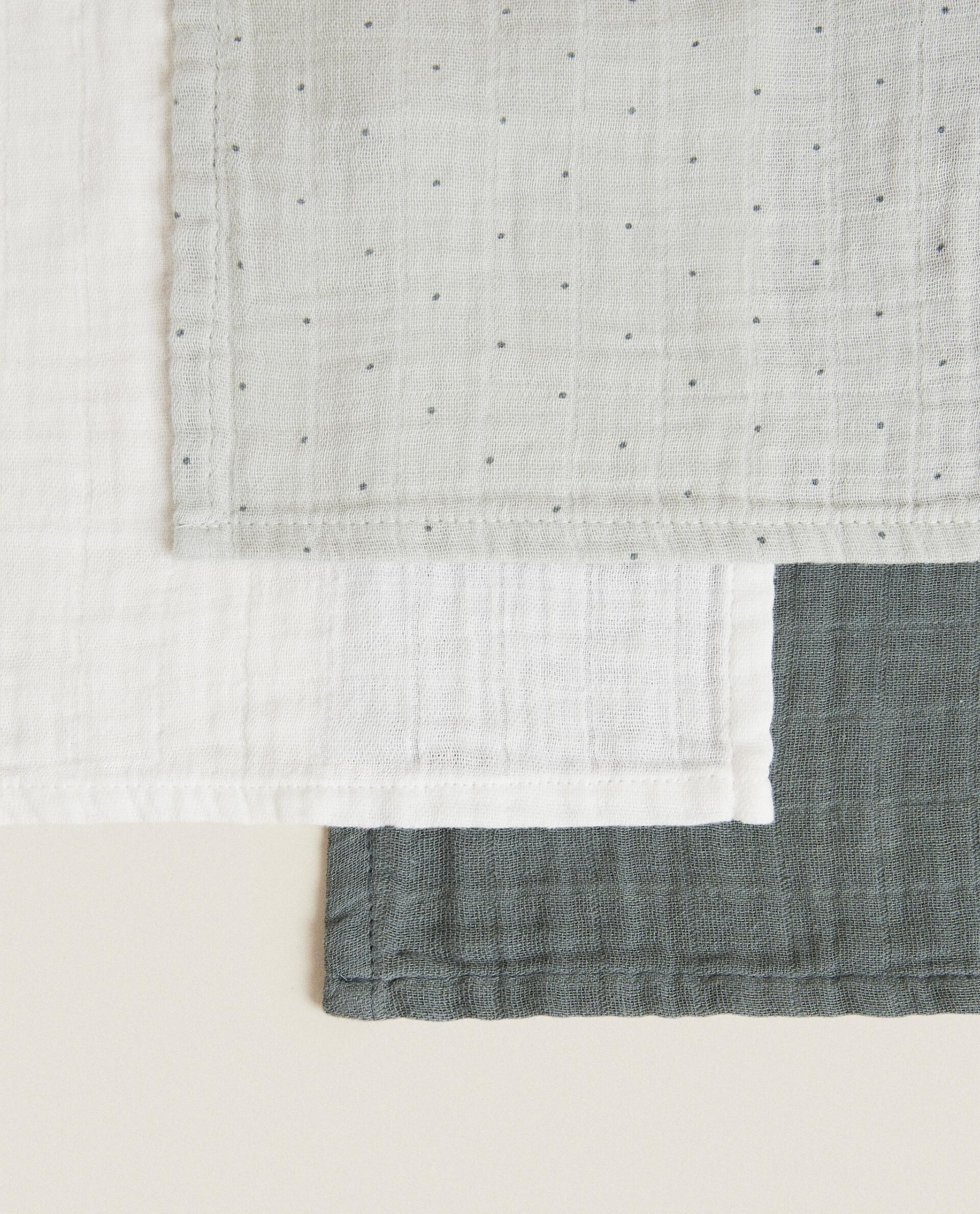 PACK OF MULTICOLOURED BABY MUSLIN CLOTHS (PACK OF 3) product thumbnail 14
