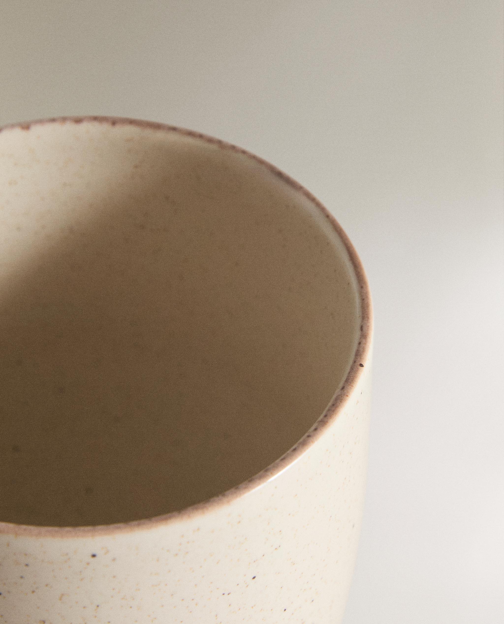 STONEWARE MUG WITH ANTIQUE FINISH RIM product thumbnail 6