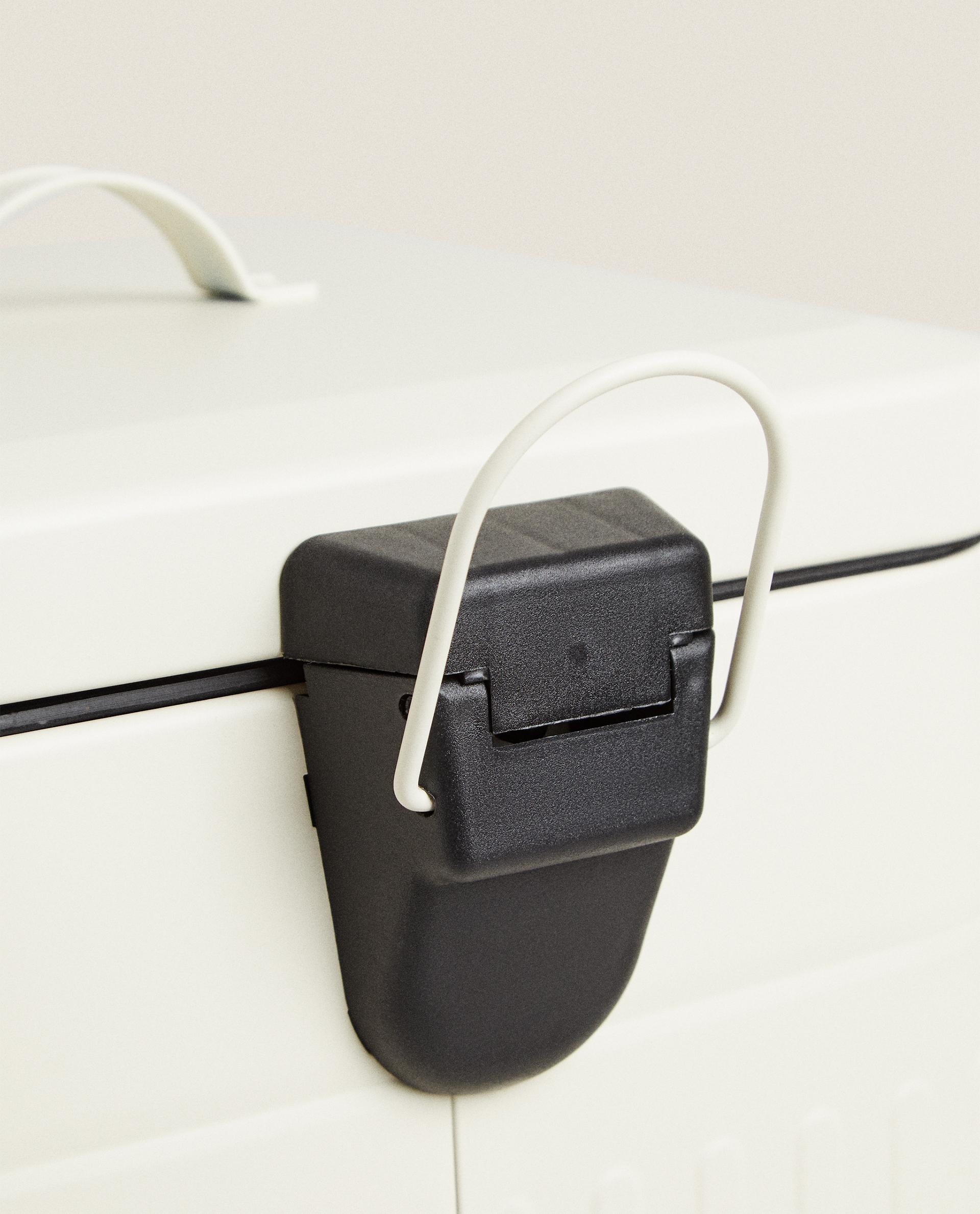 SMALL KITCHEN BIN product thumbnail 10