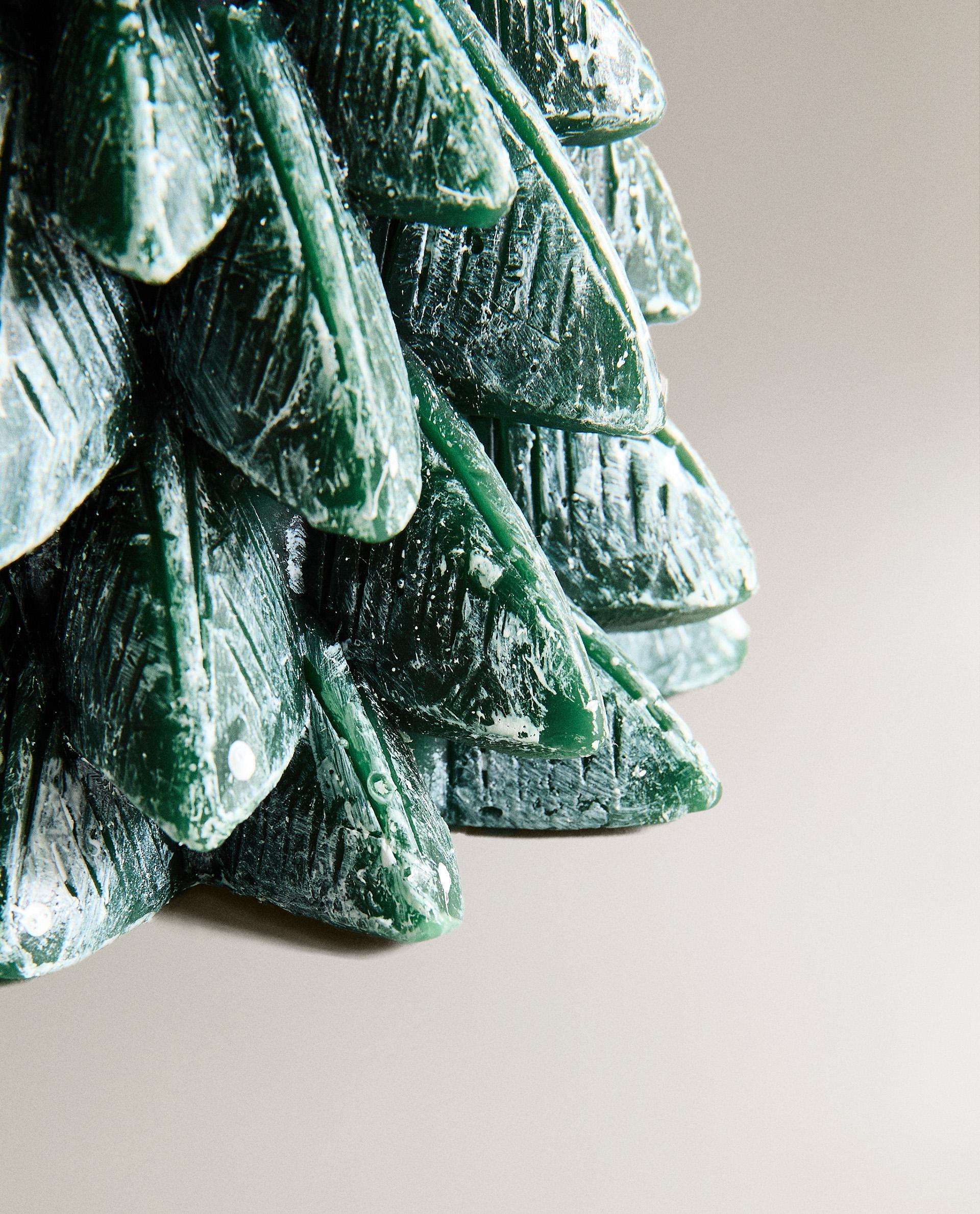 SNOWY CHRISTMAS FIR TREE CANDLE | Zara Home 日本/Japan