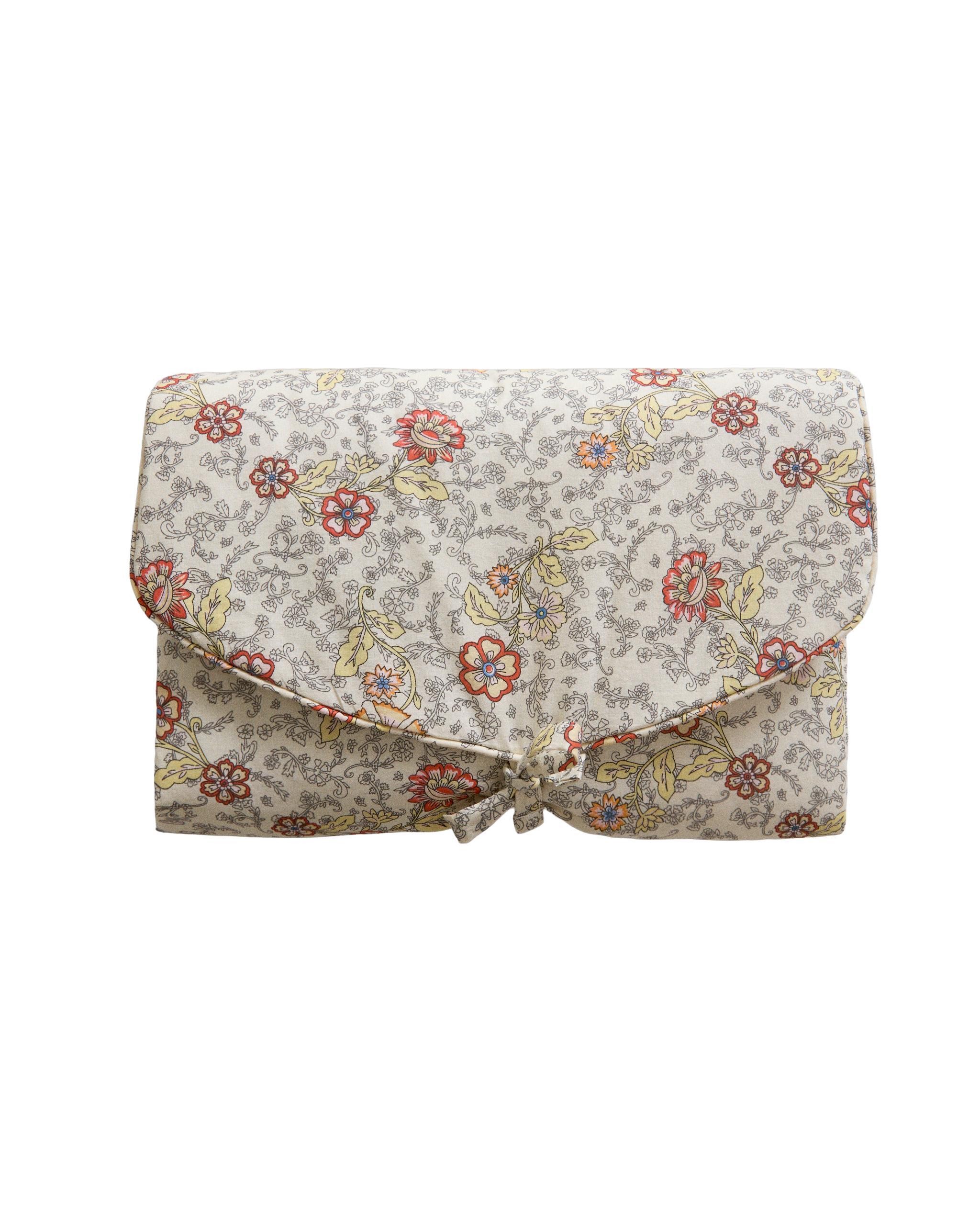 PORTABLE FLORAL BABY CHANGING MAT product thumbnail 7