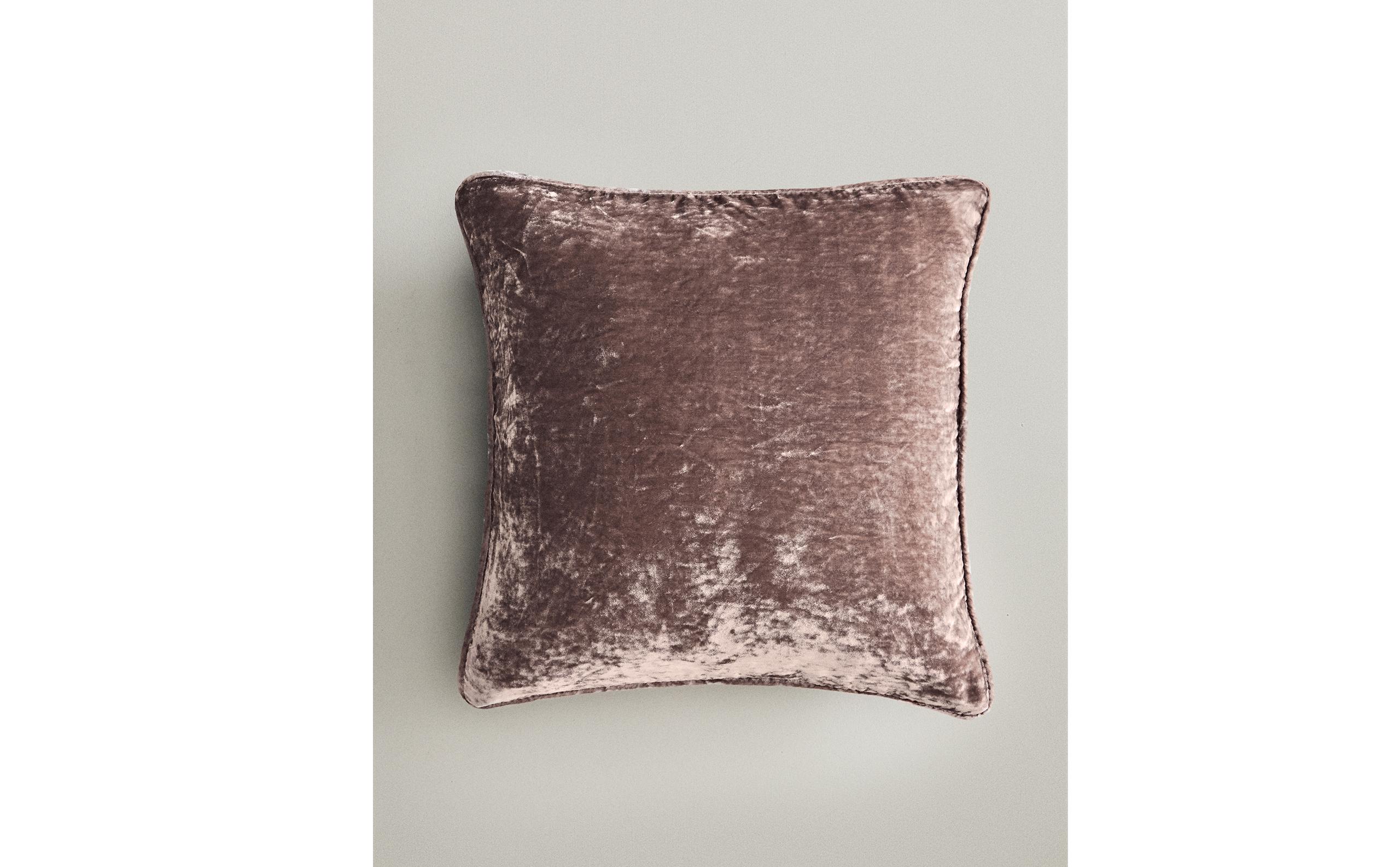 VELVET CUSHION COVER product thumbnail 2