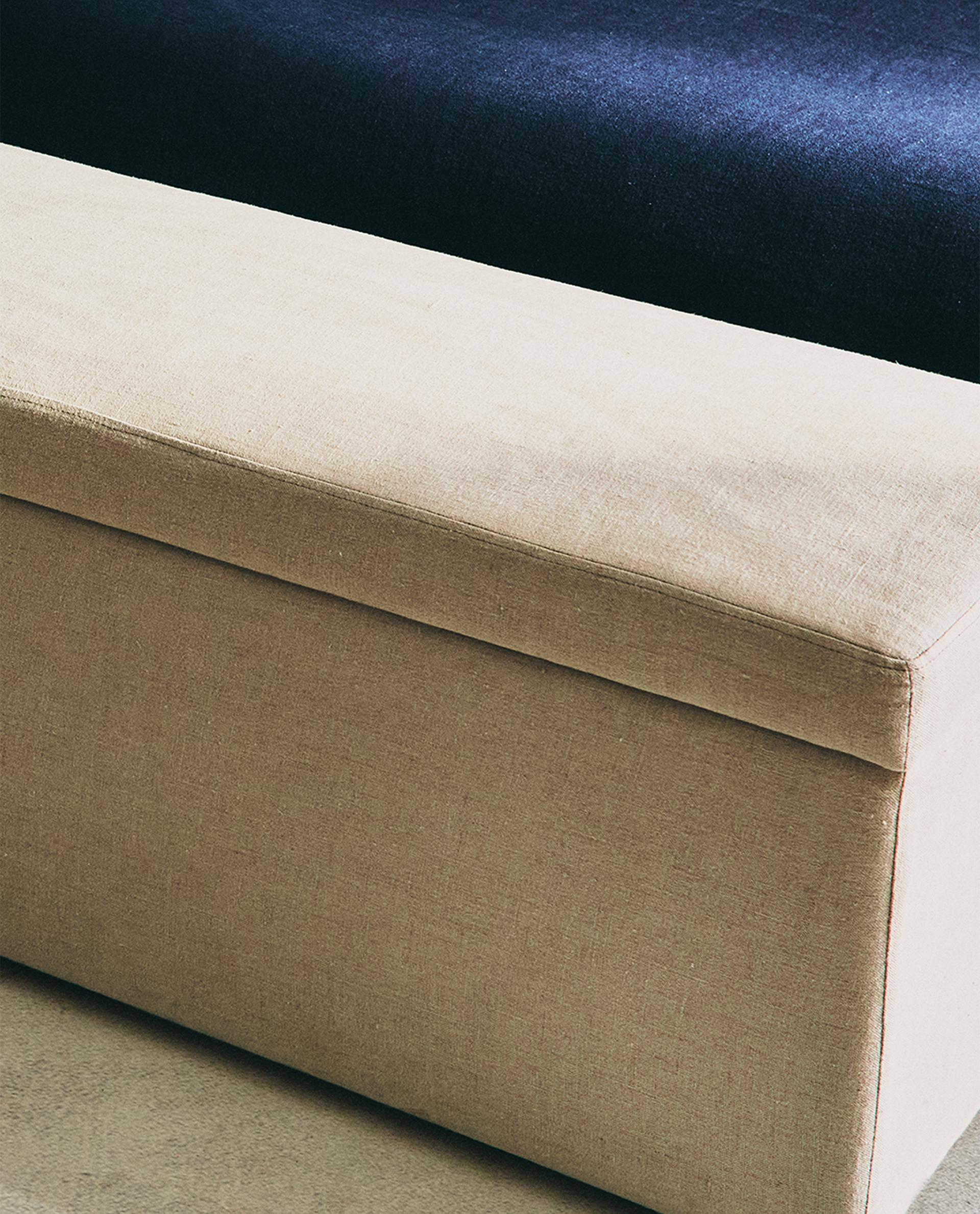 MEDIUM STORAGE BENCH MEDIUM STORAGE BENCH