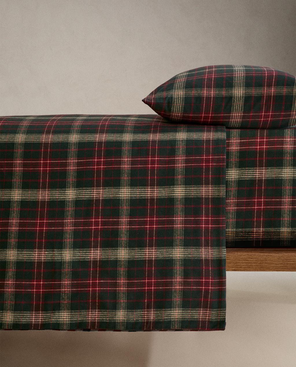 CHRISTMAS TARTAN CHECK FLANNEL FITTED SHEET