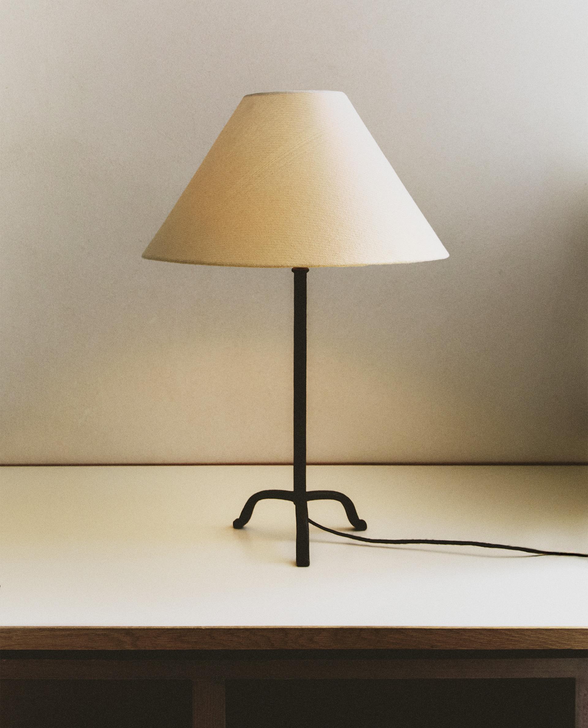 ZARA HOME TRIPOD BASE TABLE LAMP