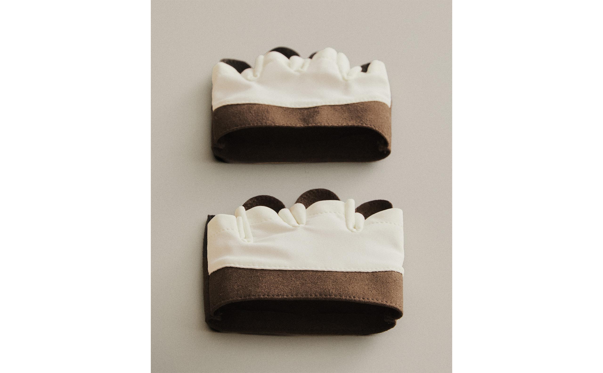 PACK OF GYM GLOVES (PACK OF 2) product thumbnail 2