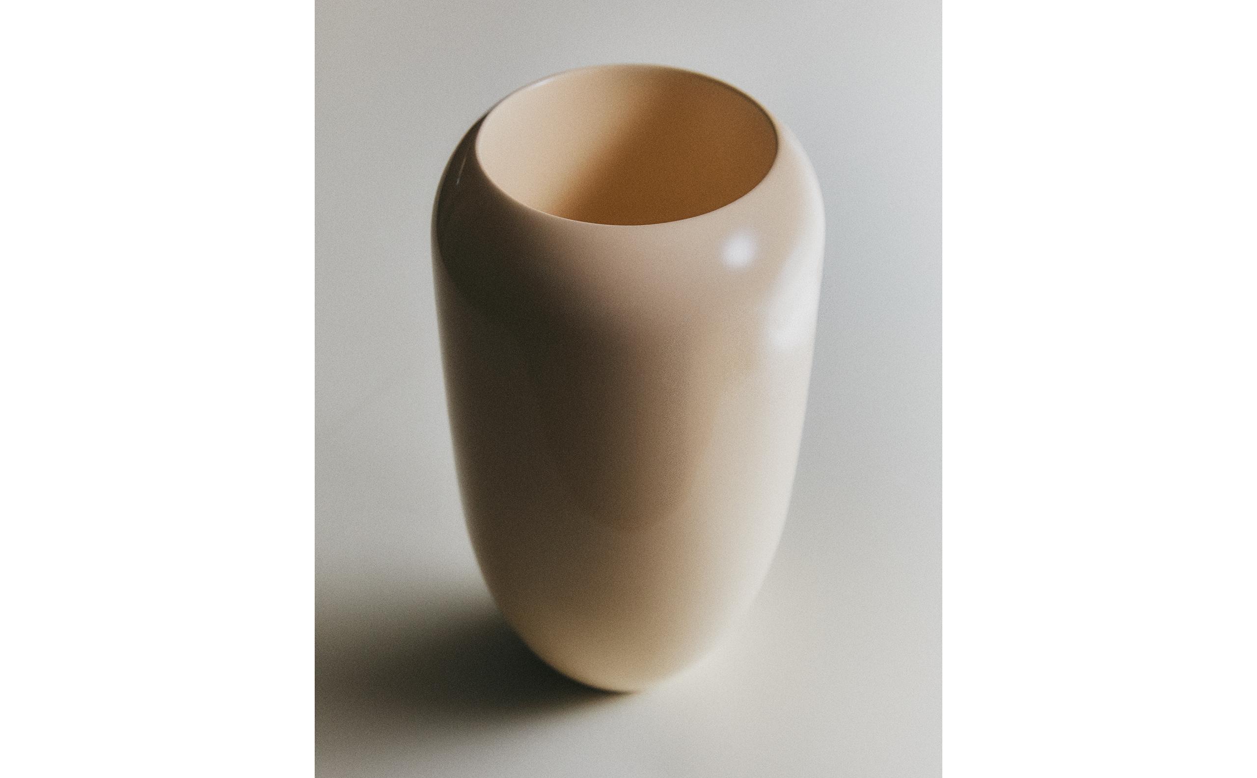 ラッカー仕上げ花瓶 | Zara Home 日本/Japan