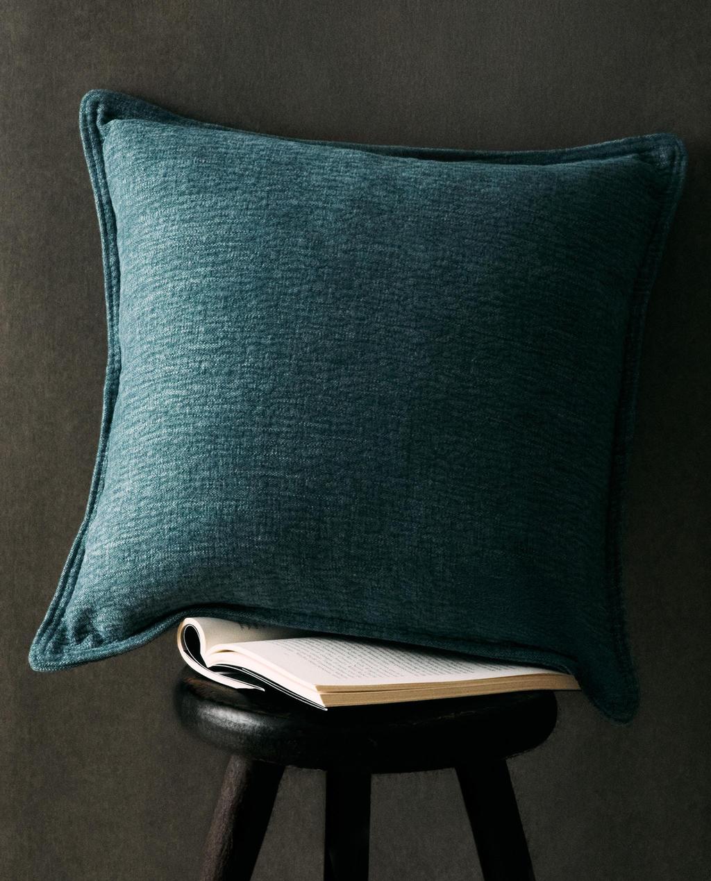 Solid linen cushion cover