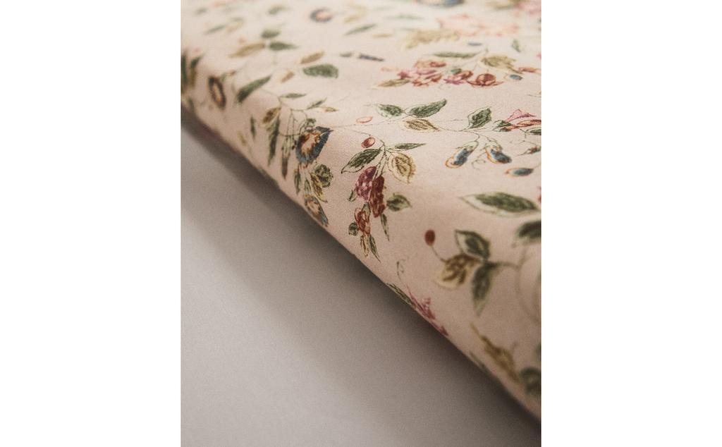 FLORAL SATEEN DUVET COVER (300 THREAD COUNT) FLORAL SATEEN DUVET COVER (300 THREAD COUNT)