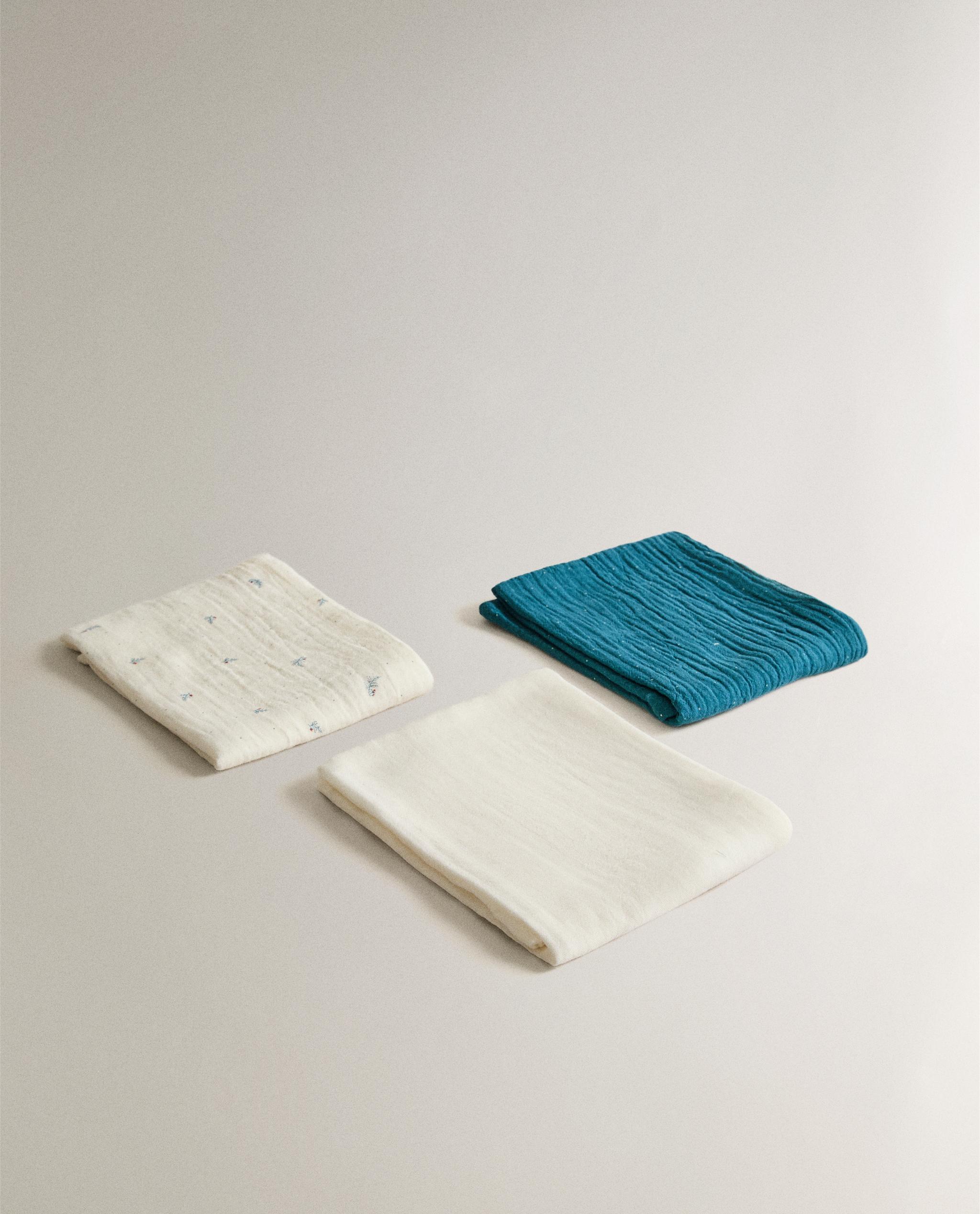 FLORAL BABY MUSLIN CLOTHS (PACK OF 3) product thumbnail 3