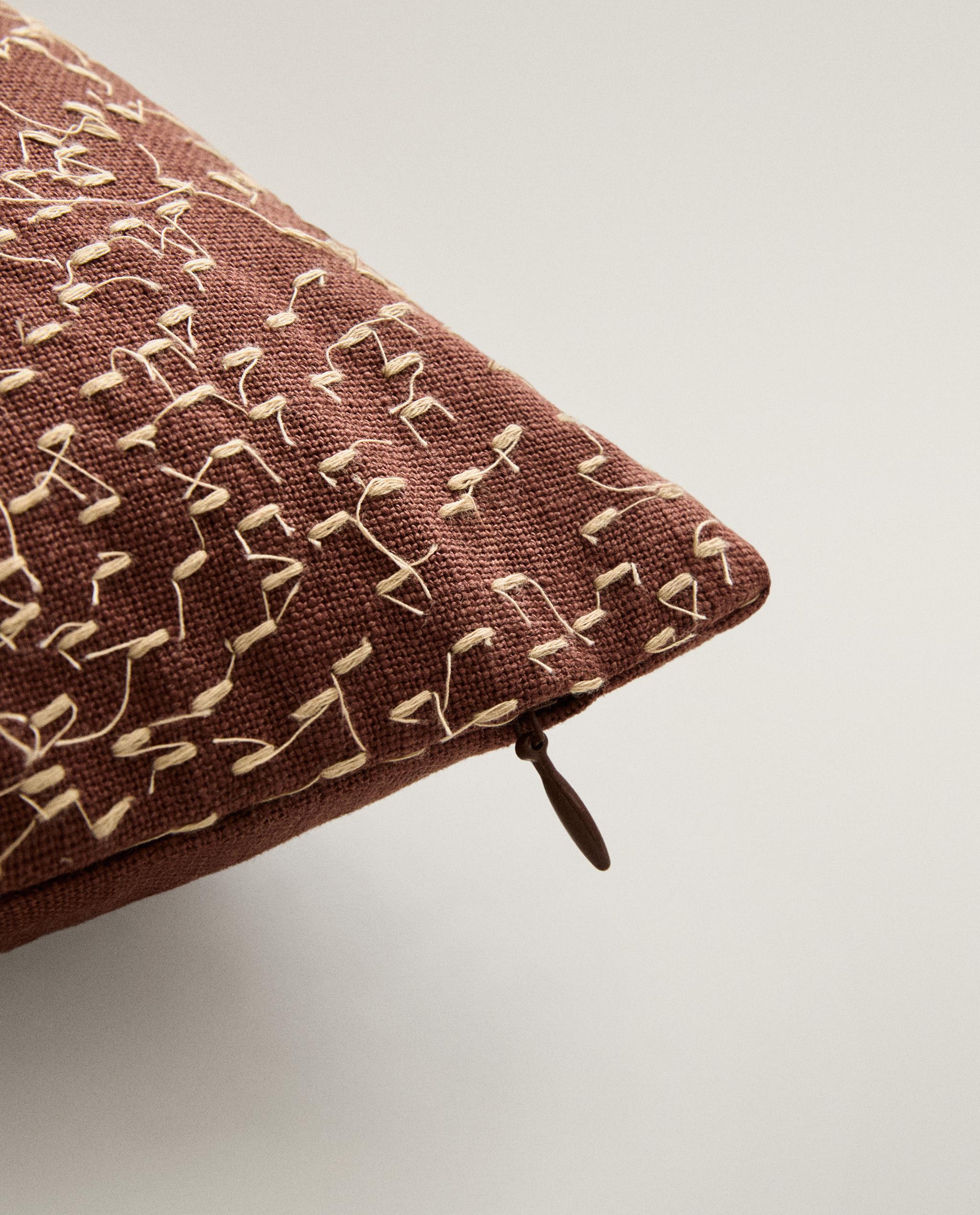 CUSHION COVER WITH APPLIQUÉ AND STITCHING product thumbnail 8