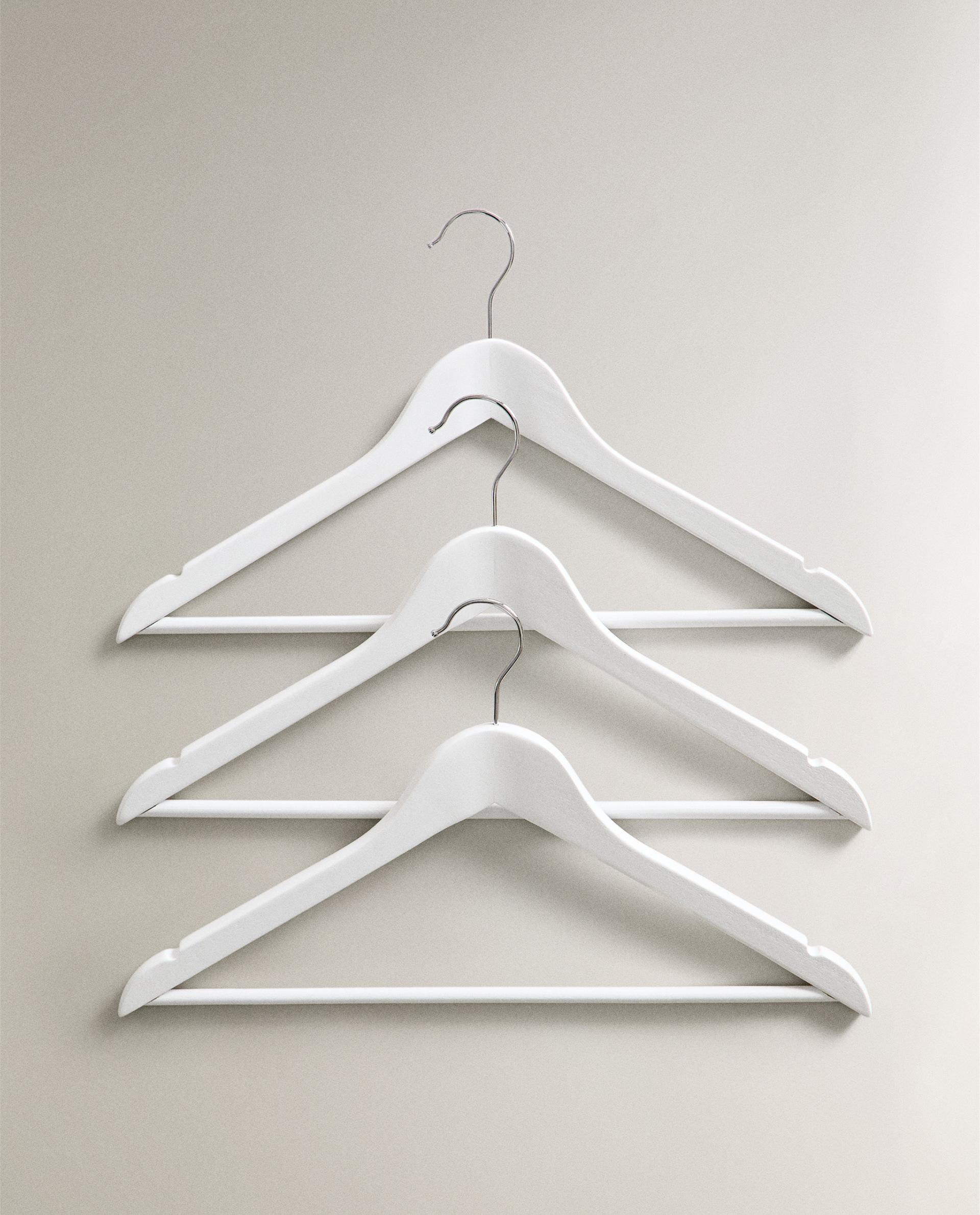 LACQUERED WOODEN HANGER (SET OF 3) | Zara Home United States