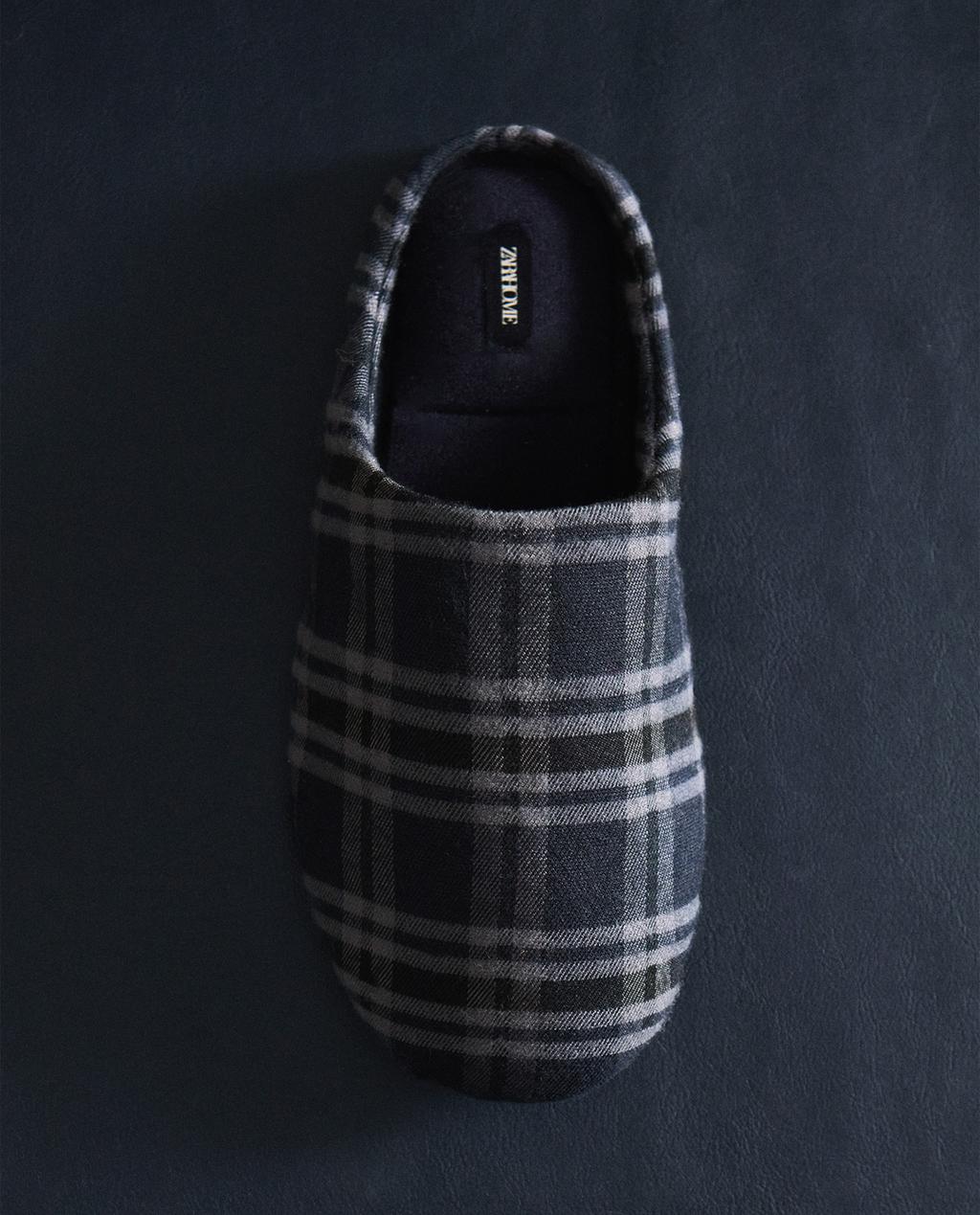 CHAUSSONS OUVERTS À L’ARRIÈRE CARREAUX