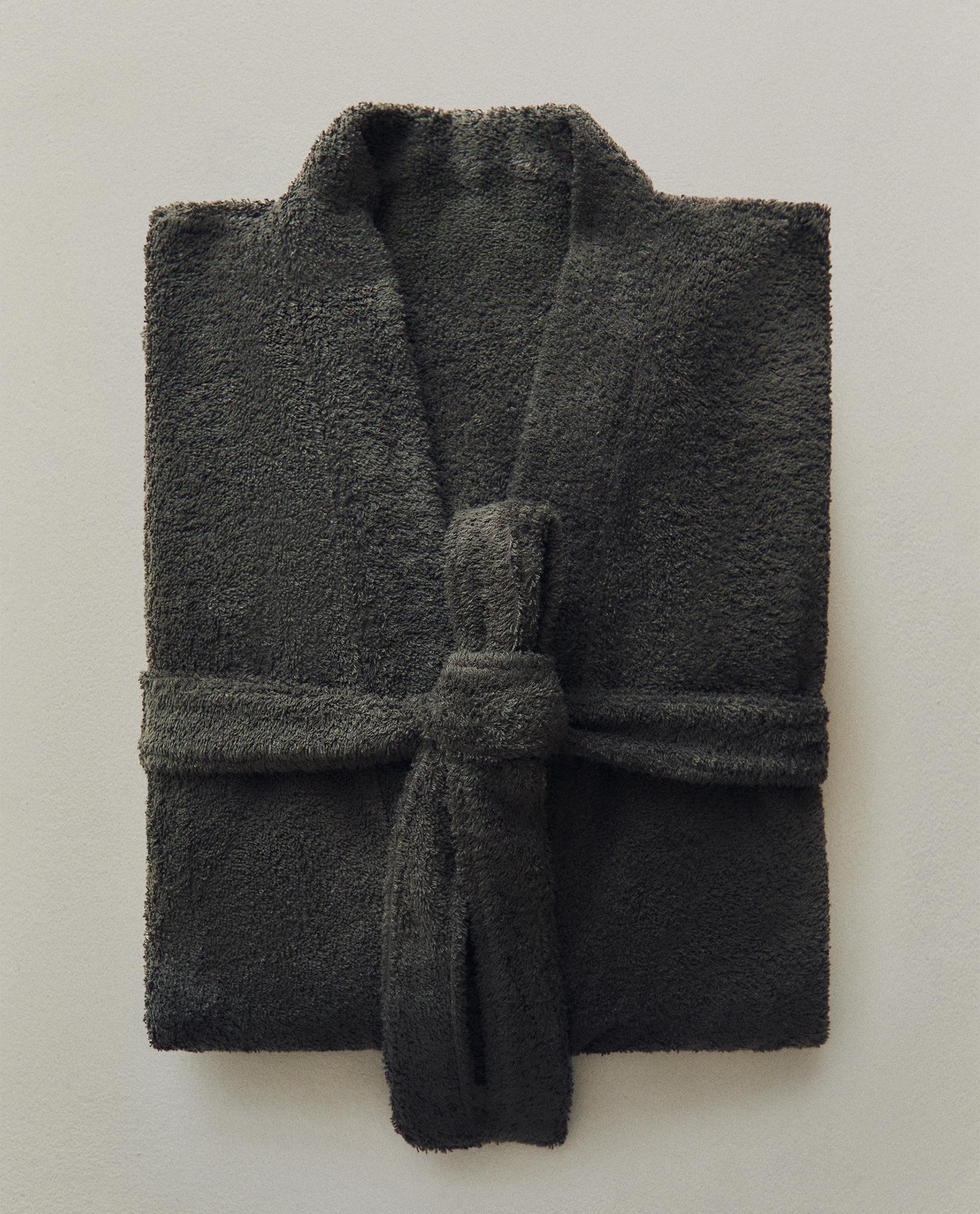 KOUPACÍ PLÁŠŤ Z PRÉMIOVÉ BAVLNY (420 GXM²) KOUPACÍ PLÁŠŤ Z PRÉMIOVÉ BAVLNY (420 GXM²)