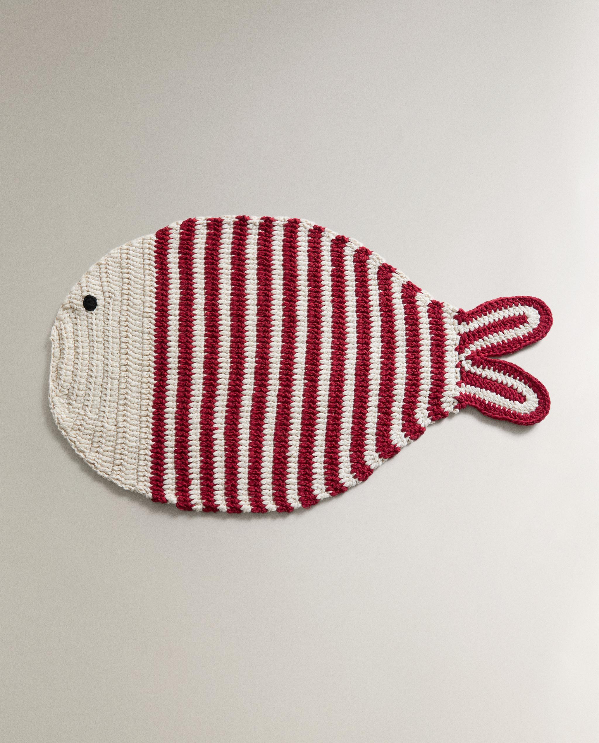 CROCHET FISH PLACEMAT product thumbnail 3