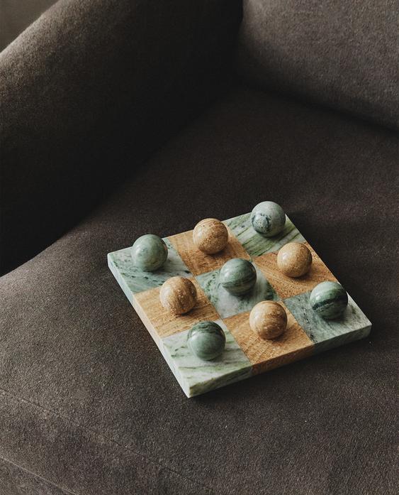 NOUGHTS AND CROSSES GAME