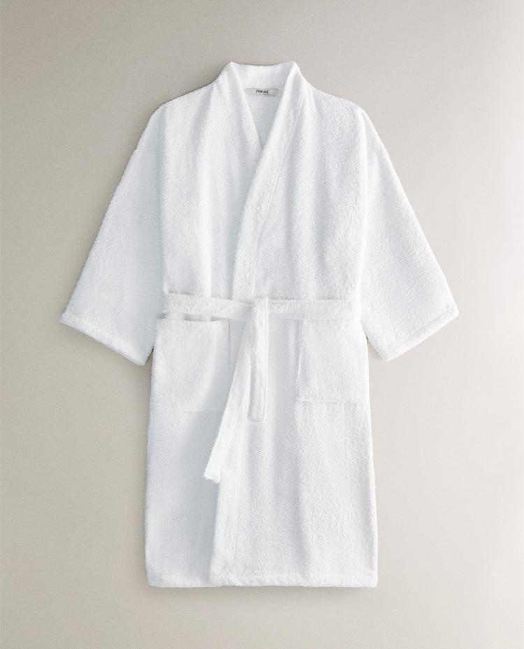 HIGH QUALITY COTTON BATHROBE (420 GXM²) HIGH QUALITY COTTON BATHROBE (420 GXM²)