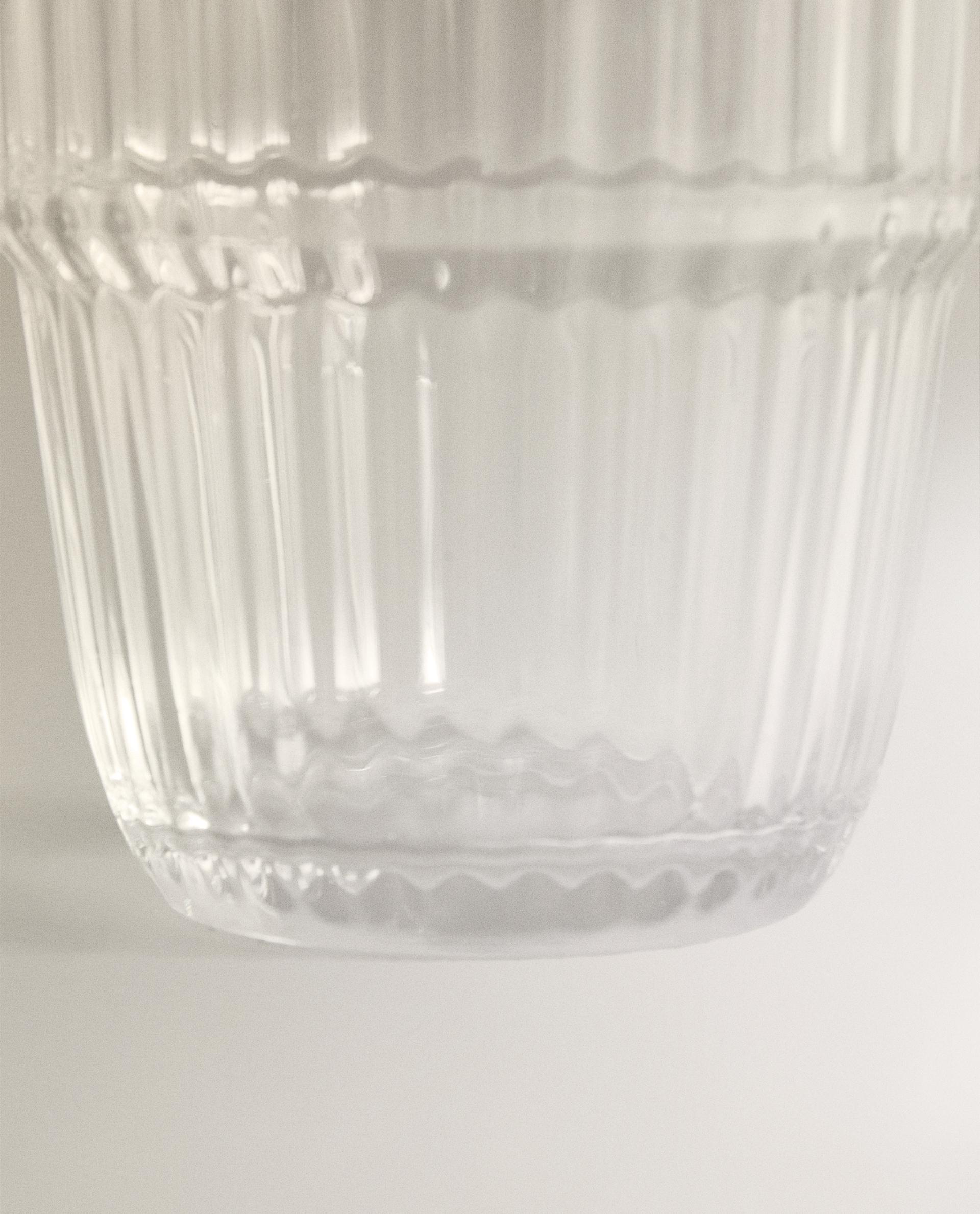 GLAS MET RELIËF