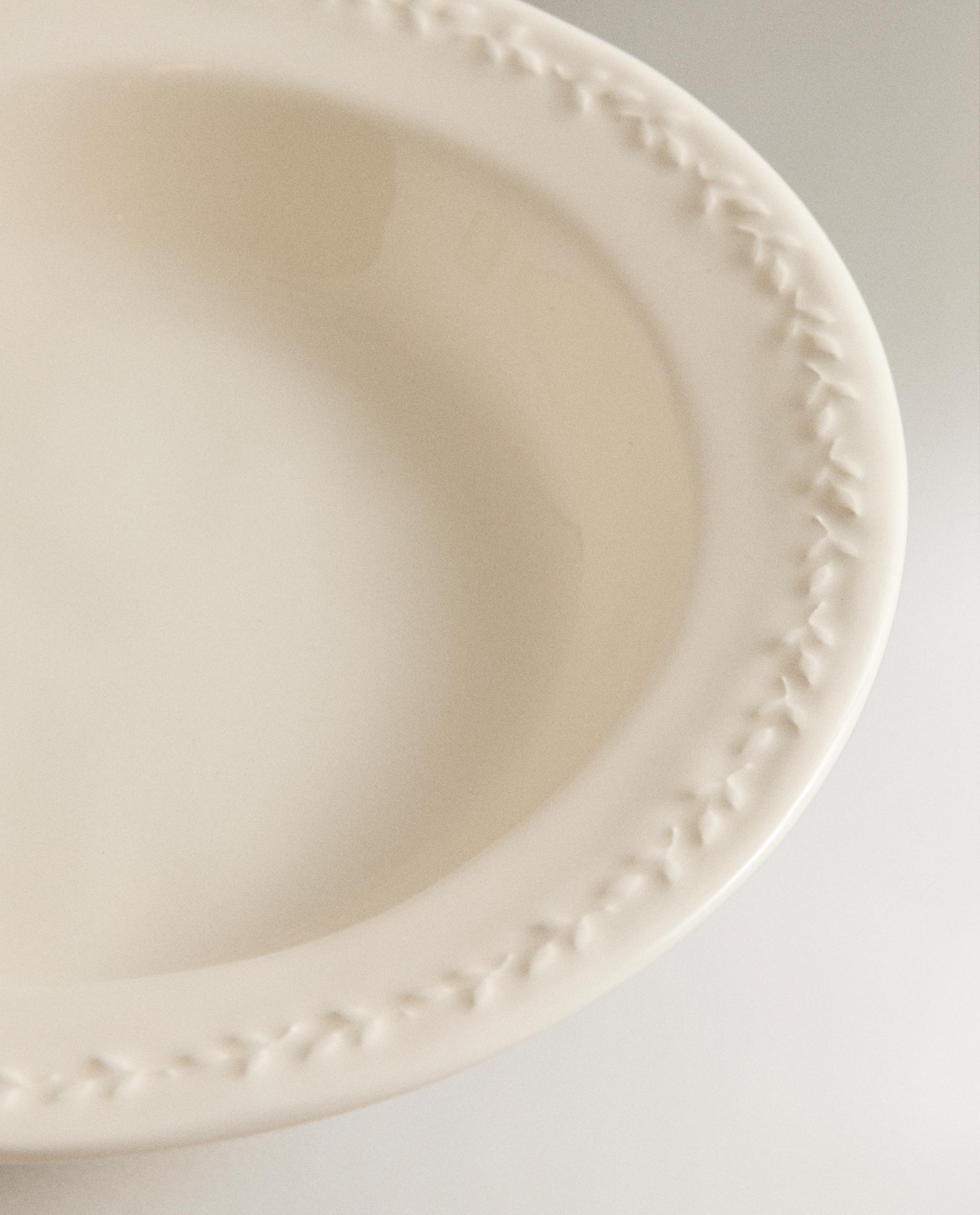 EARTHENWARE DINNER SET WITH RAISED-DESIGN EDGE product thumbnail 12