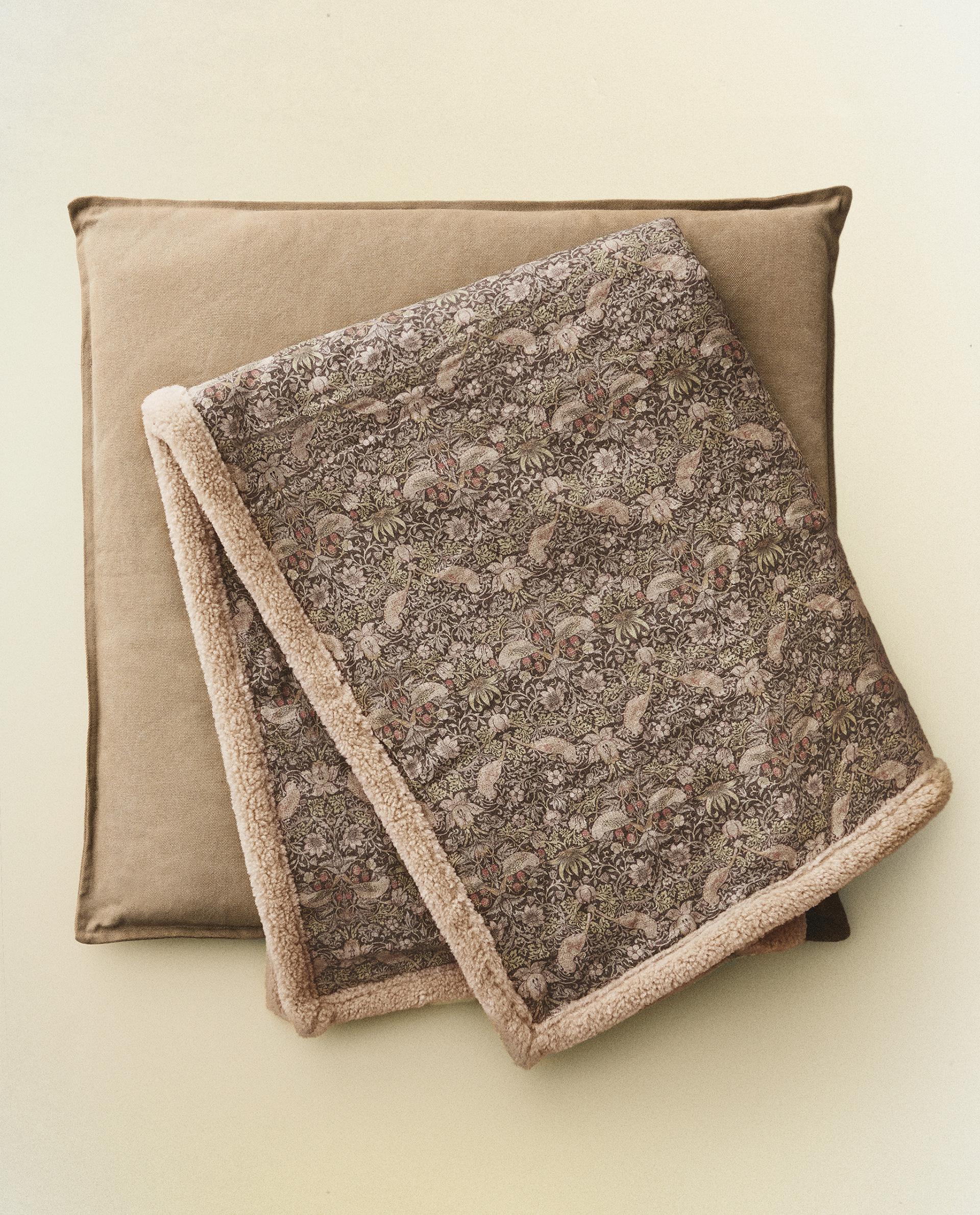 MORRIS & CO. REVERSIBLE PET BLANKET